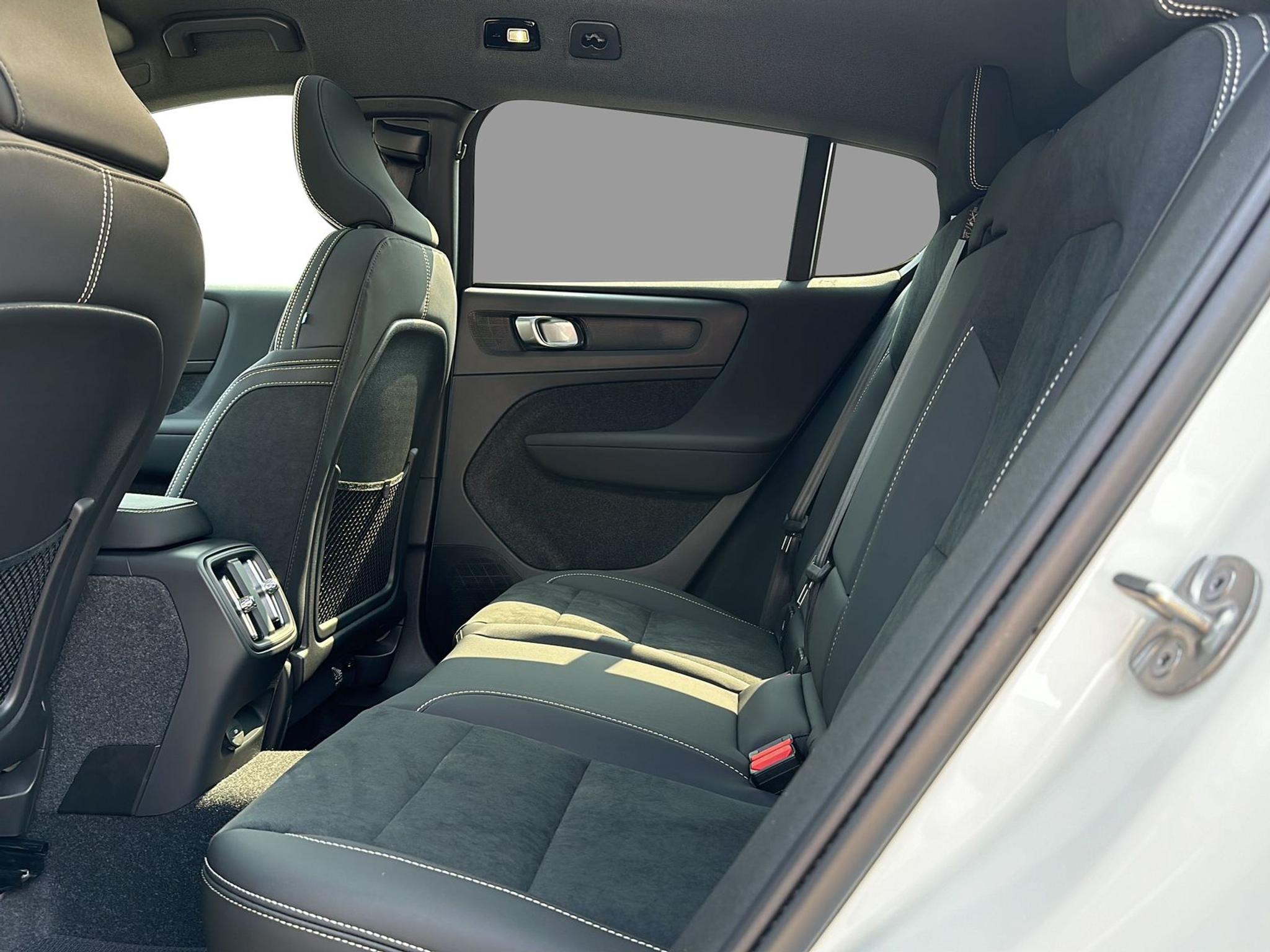 listing desktop thumbnail image 9