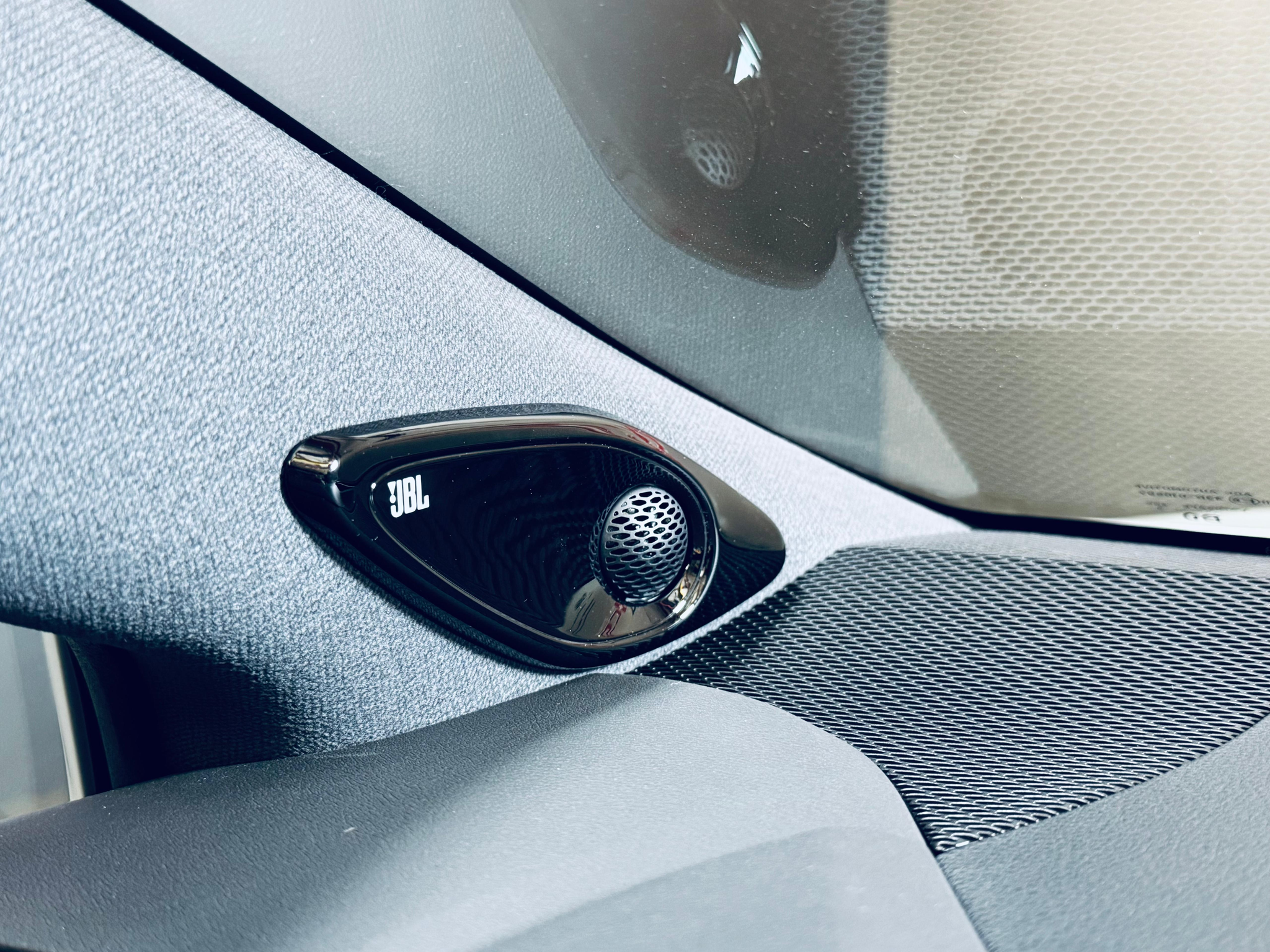 listing desktop thumbnail image 27