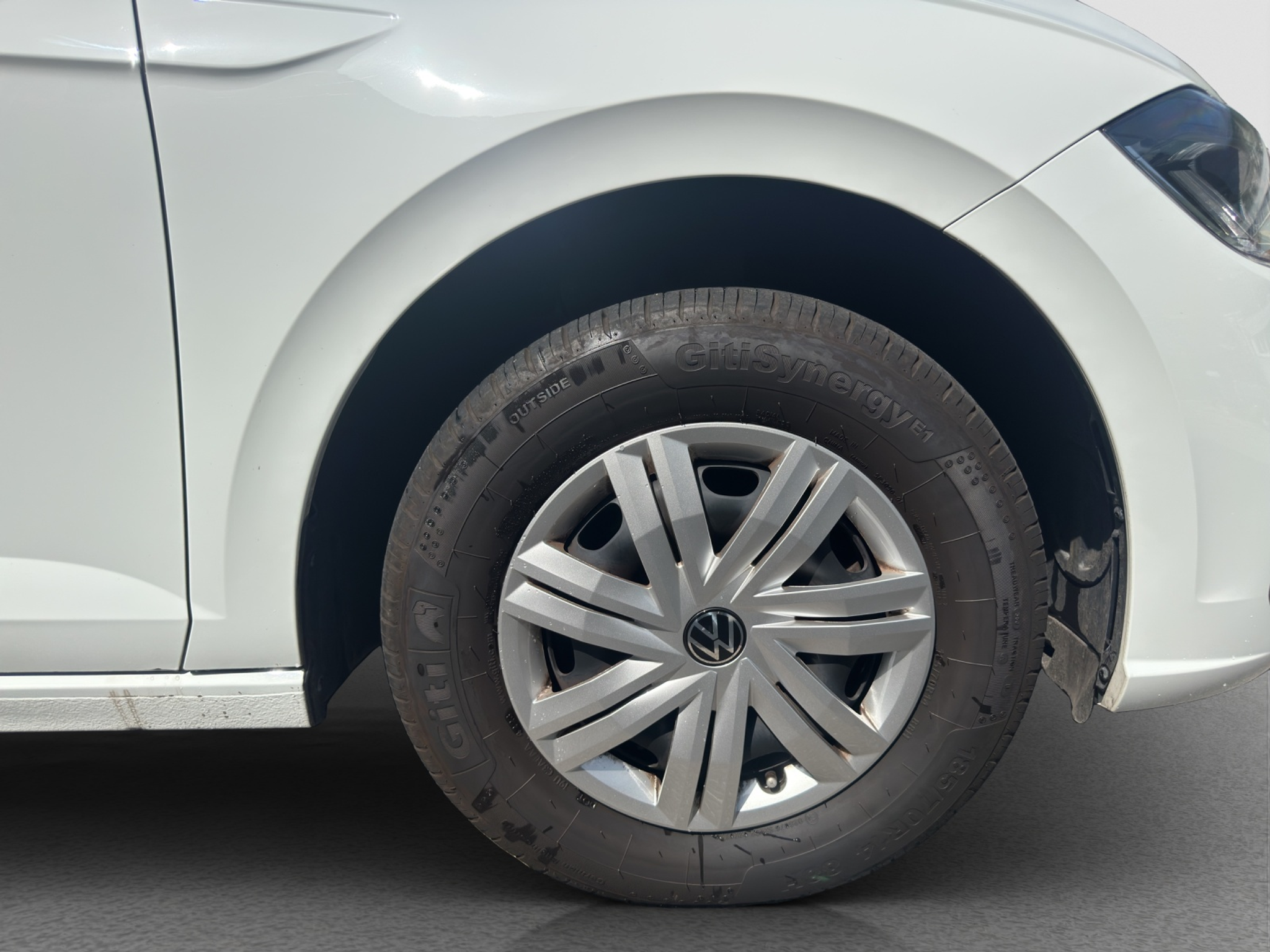 listing desktop thumbnail image 4