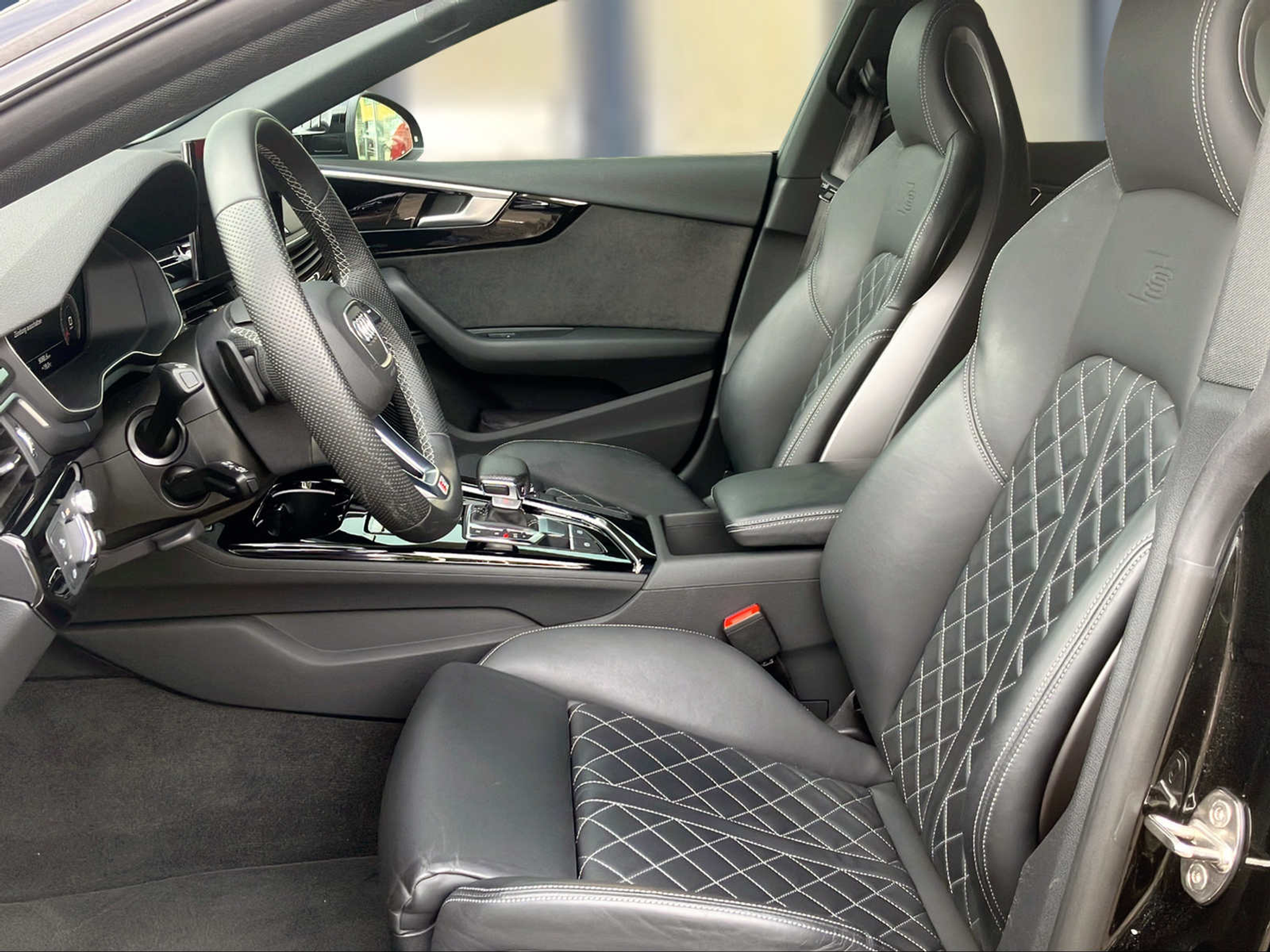 listing desktop thumbnail image 7