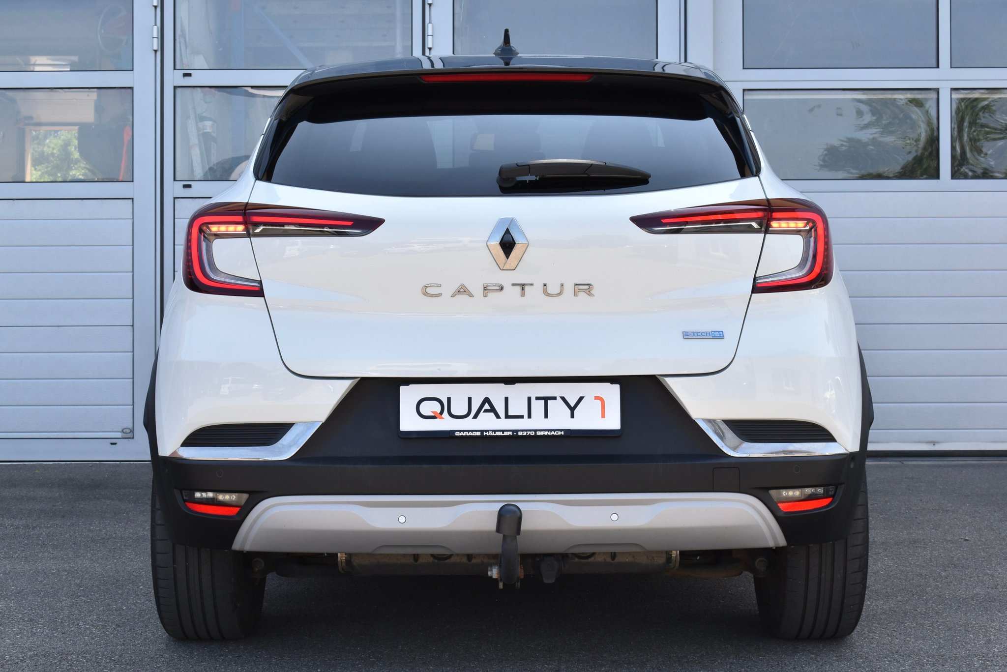 listing desktop thumbnail image 4