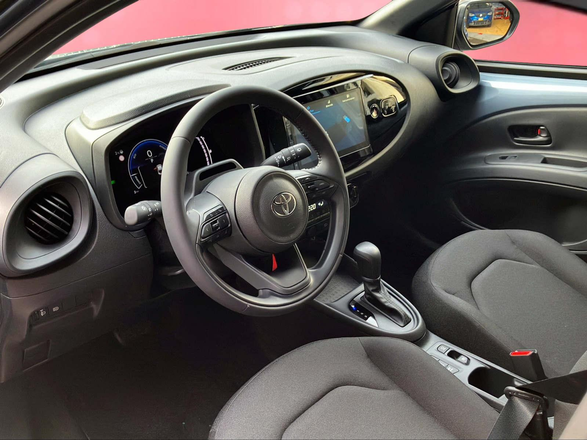 listing desktop thumbnail image 4