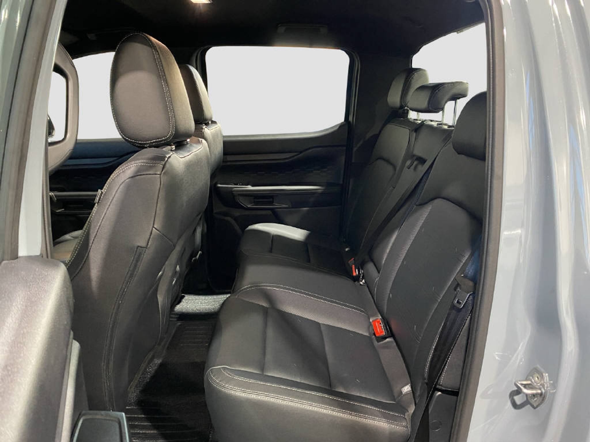 listing desktop thumbnail image 14