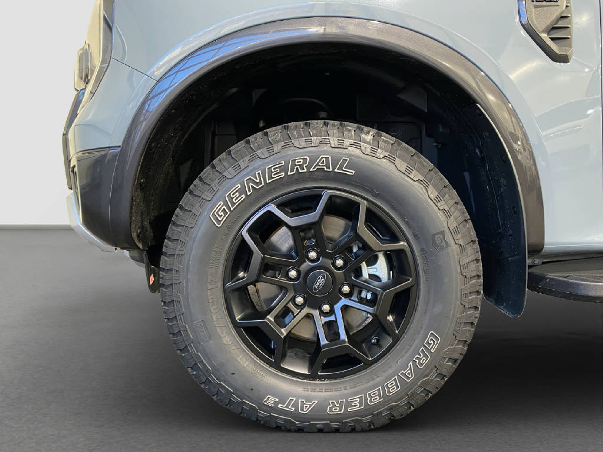 listing desktop thumbnail image 17