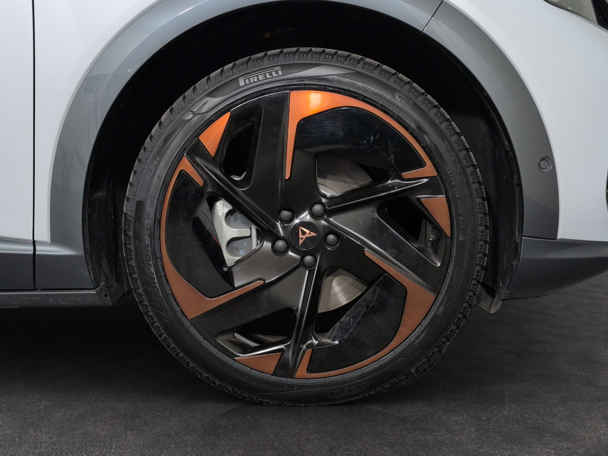 listing desktop thumbnail image 4