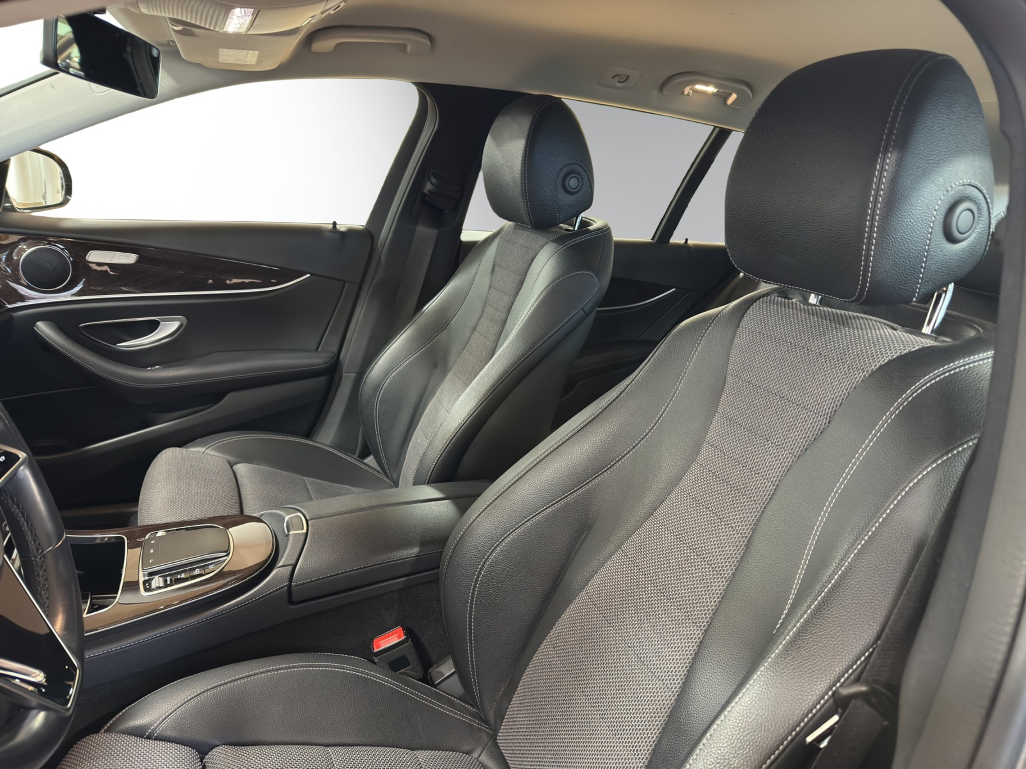 listing desktop thumbnail image 6