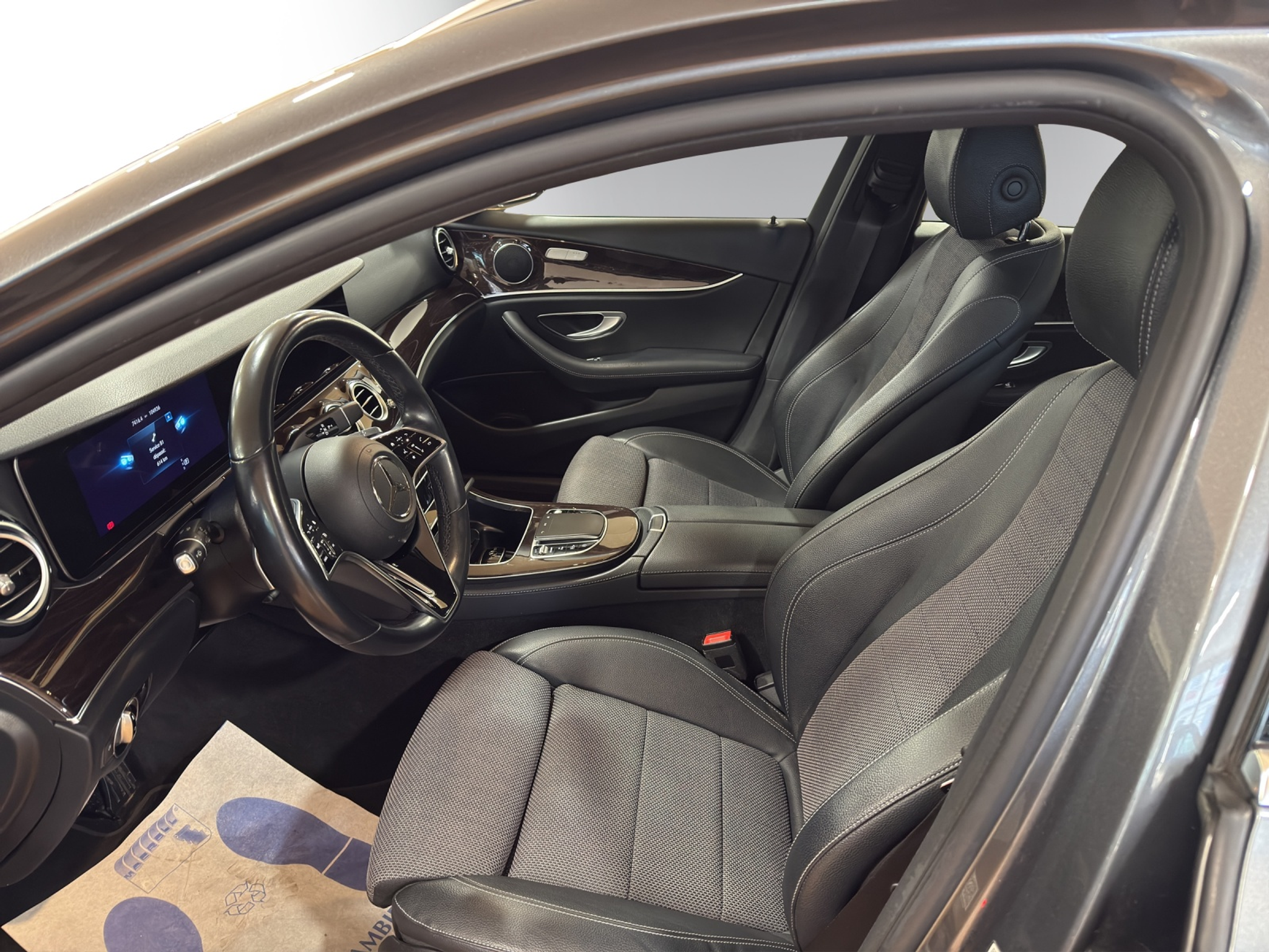 listing desktop thumbnail image 3