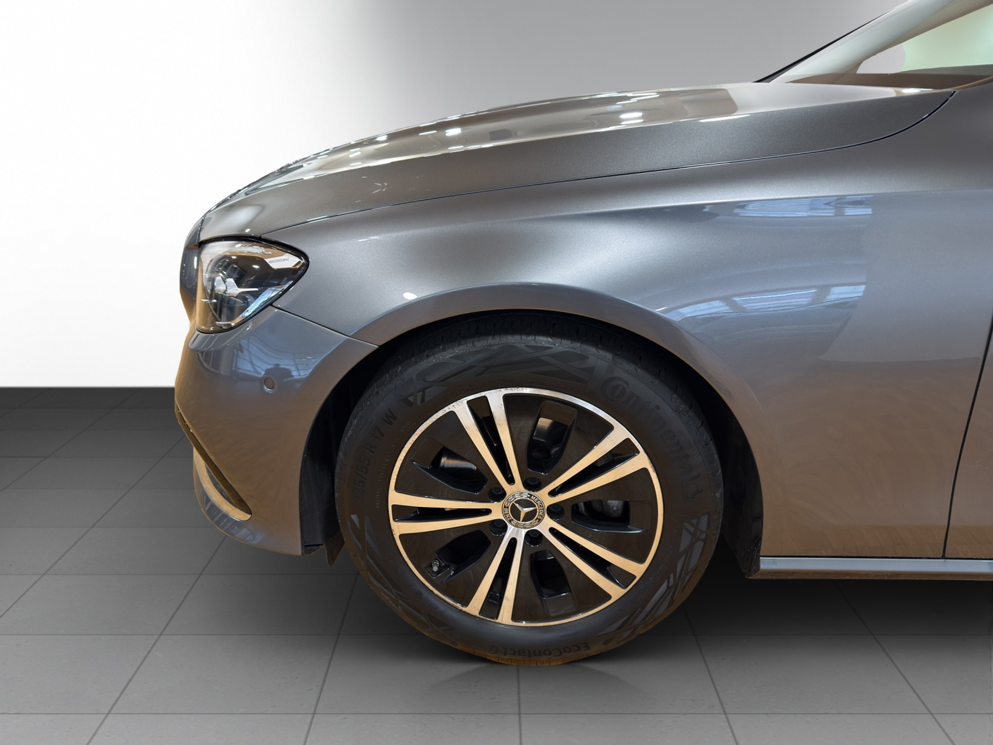 listing desktop thumbnail image 5