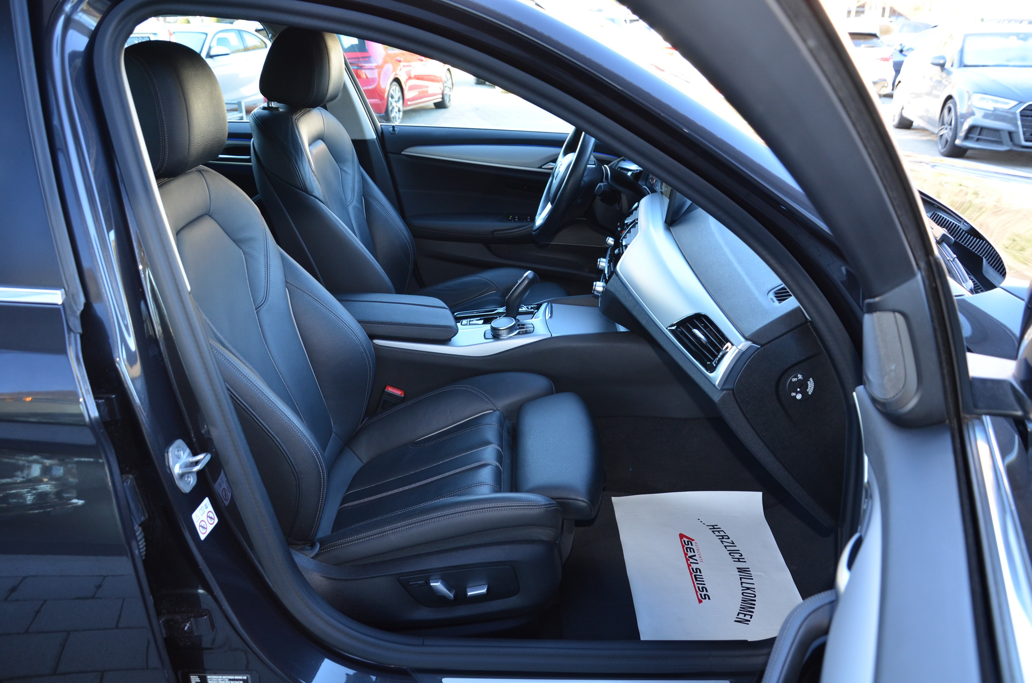 listing desktop thumbnail image 14