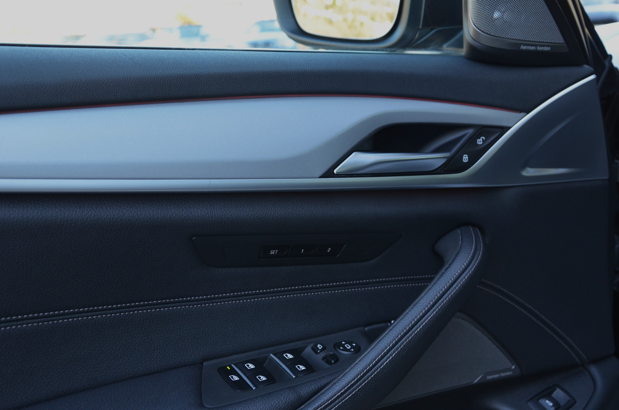 listing desktop thumbnail image 18