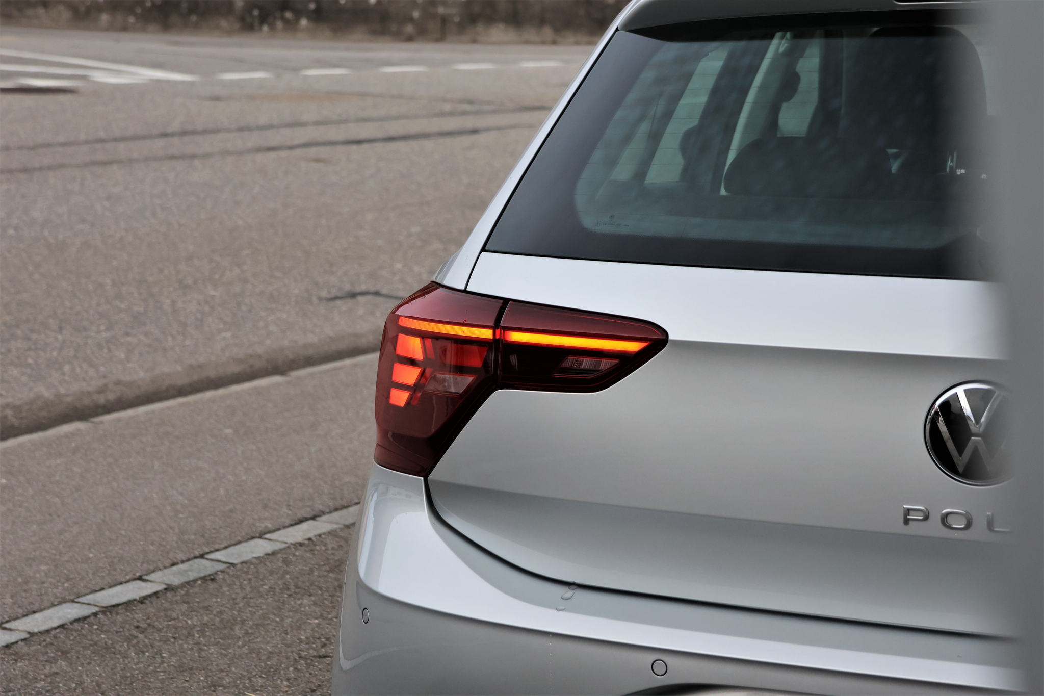 listing desktop thumbnail image 4