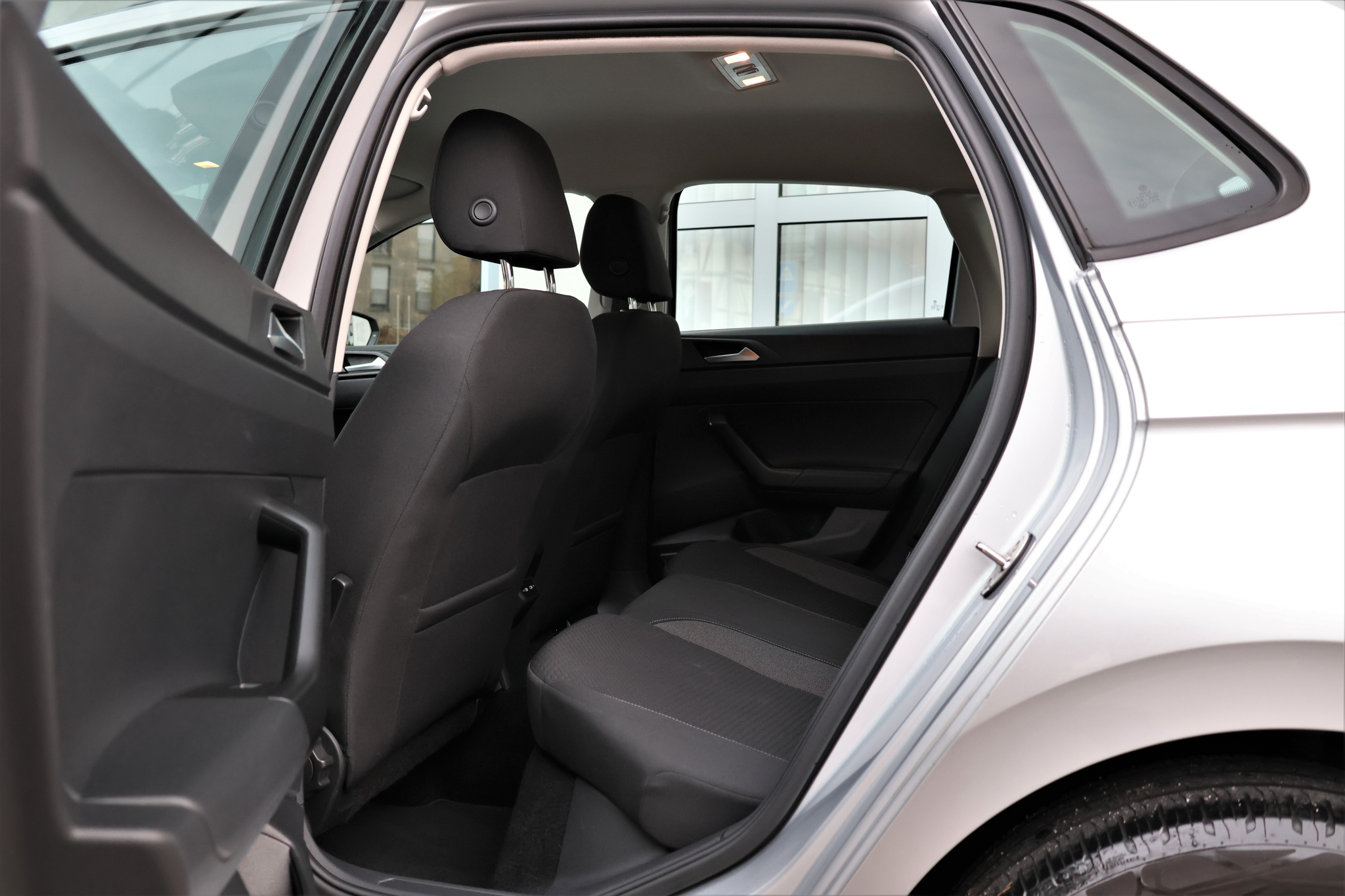 listing desktop thumbnail image 10