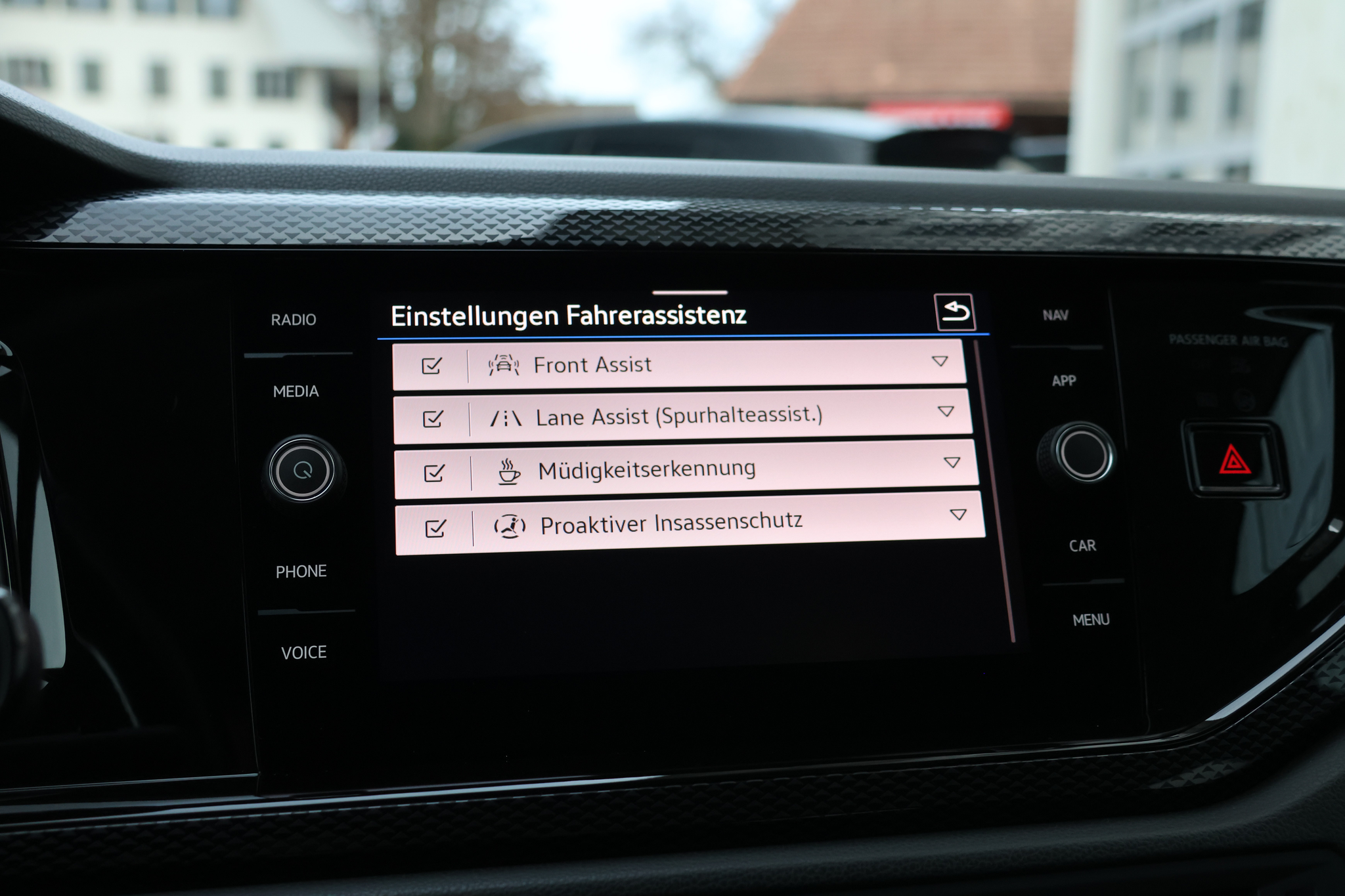 listing desktop thumbnail image 17