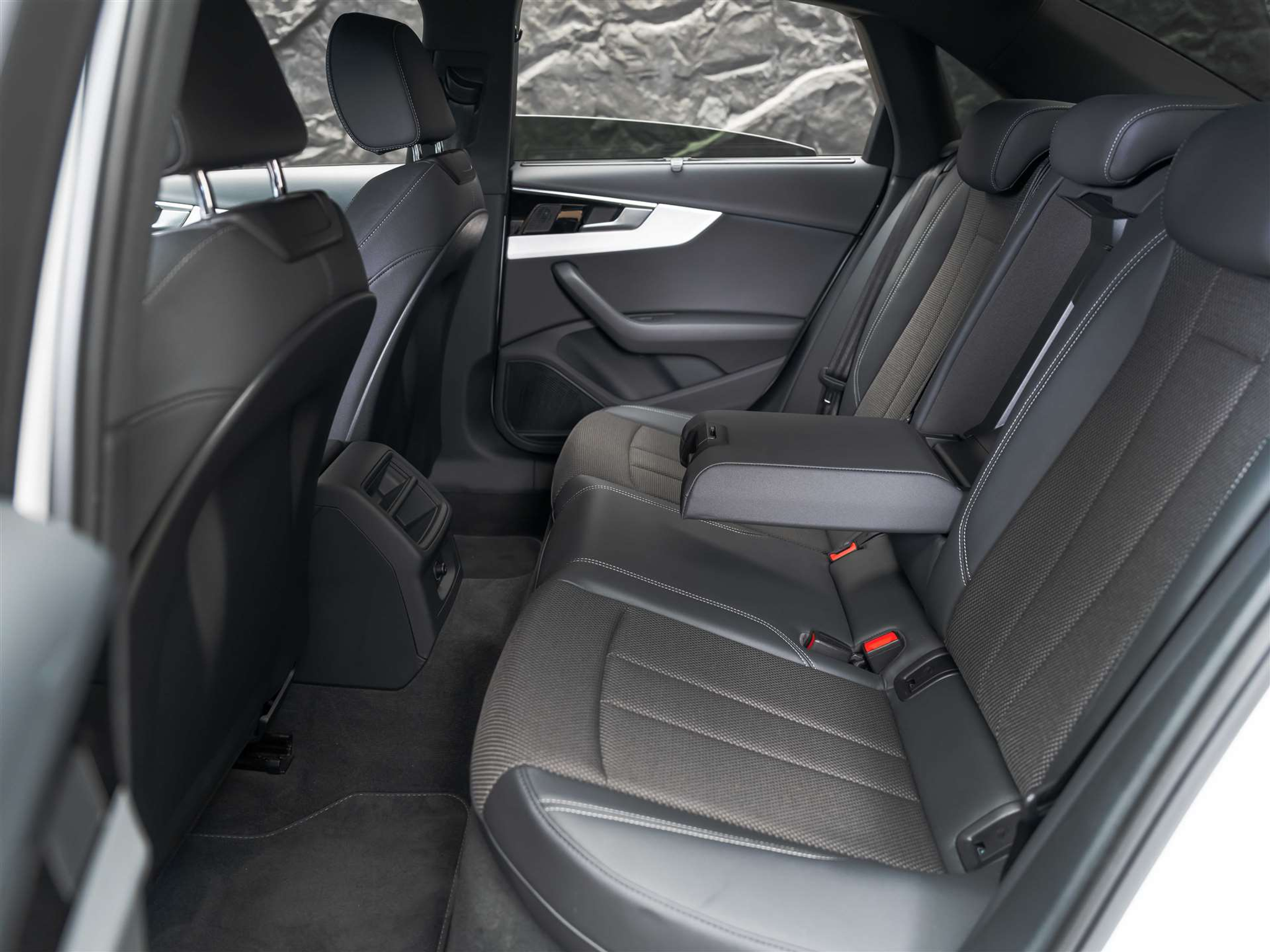 listing desktop thumbnail image 21