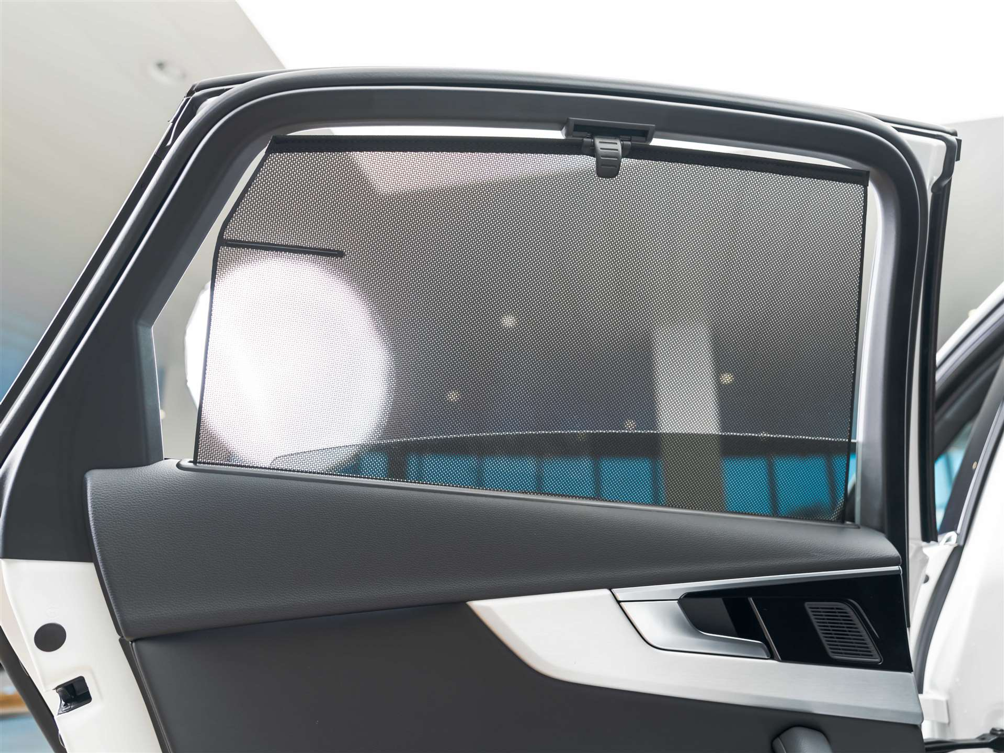 listing desktop thumbnail image 23