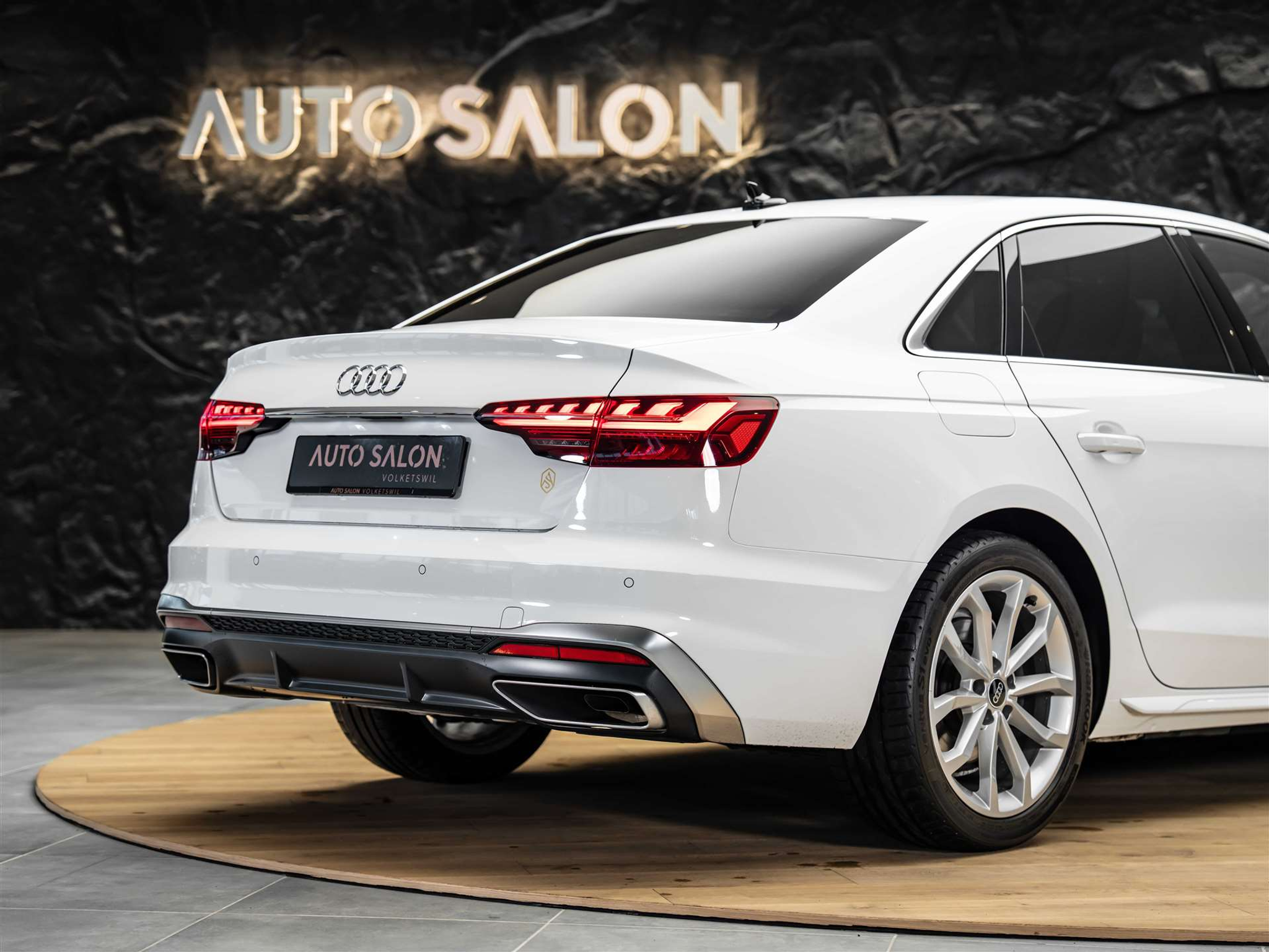 listing desktop thumbnail image 11