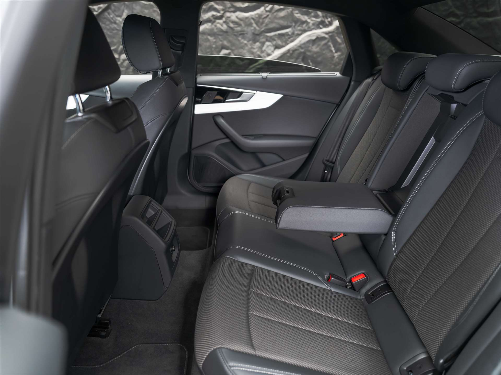 listing desktop thumbnail image 22