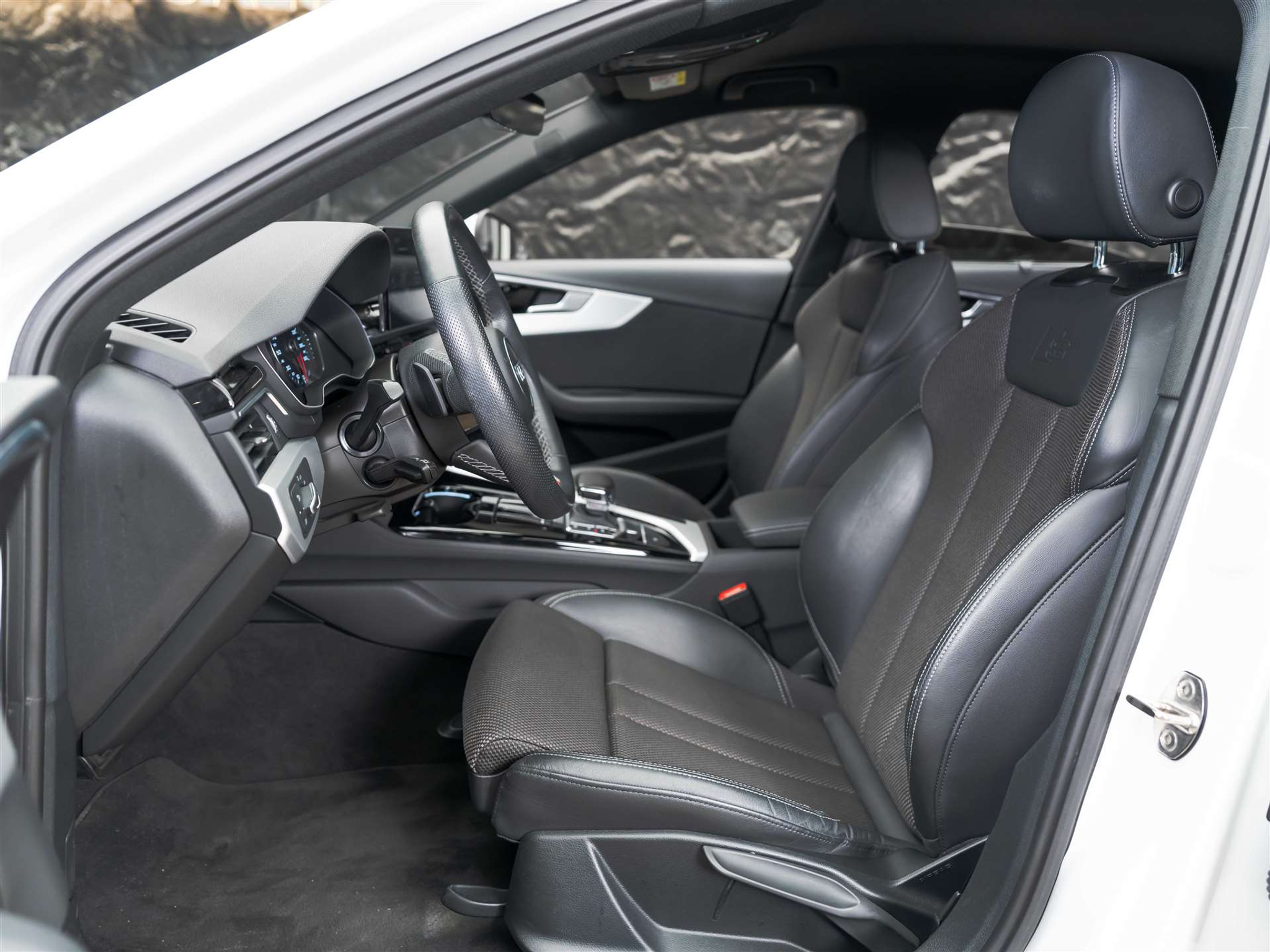 listing desktop thumbnail image 18