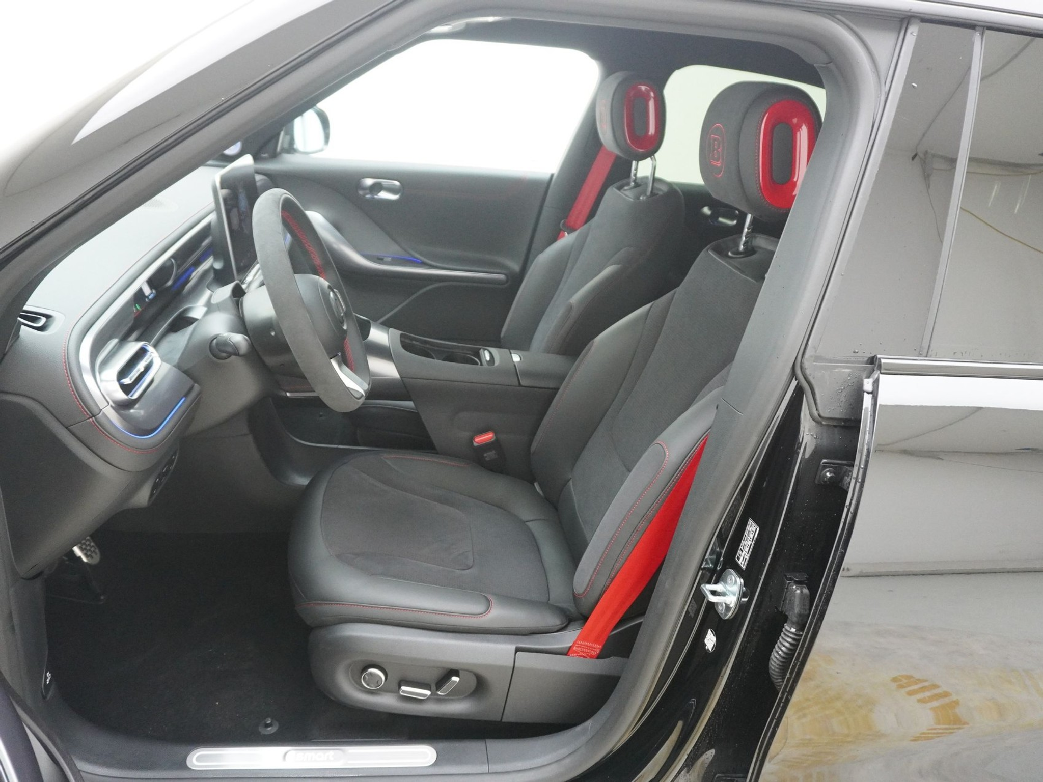 listing desktop thumbnail image 11