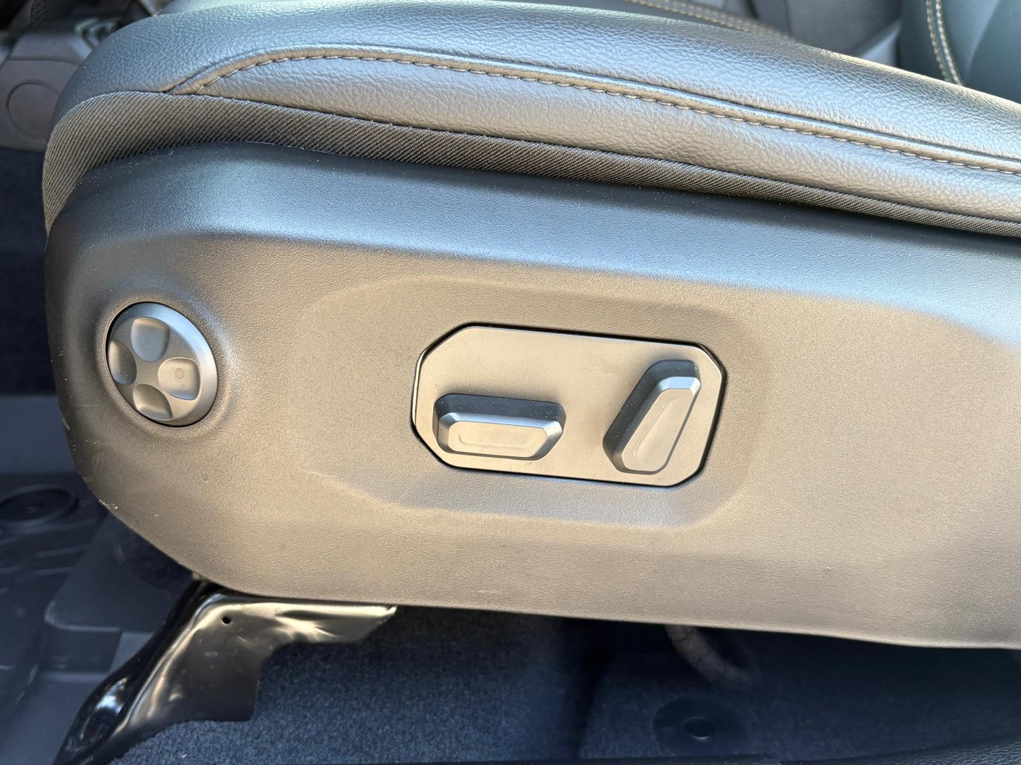 listing desktop thumbnail image 7