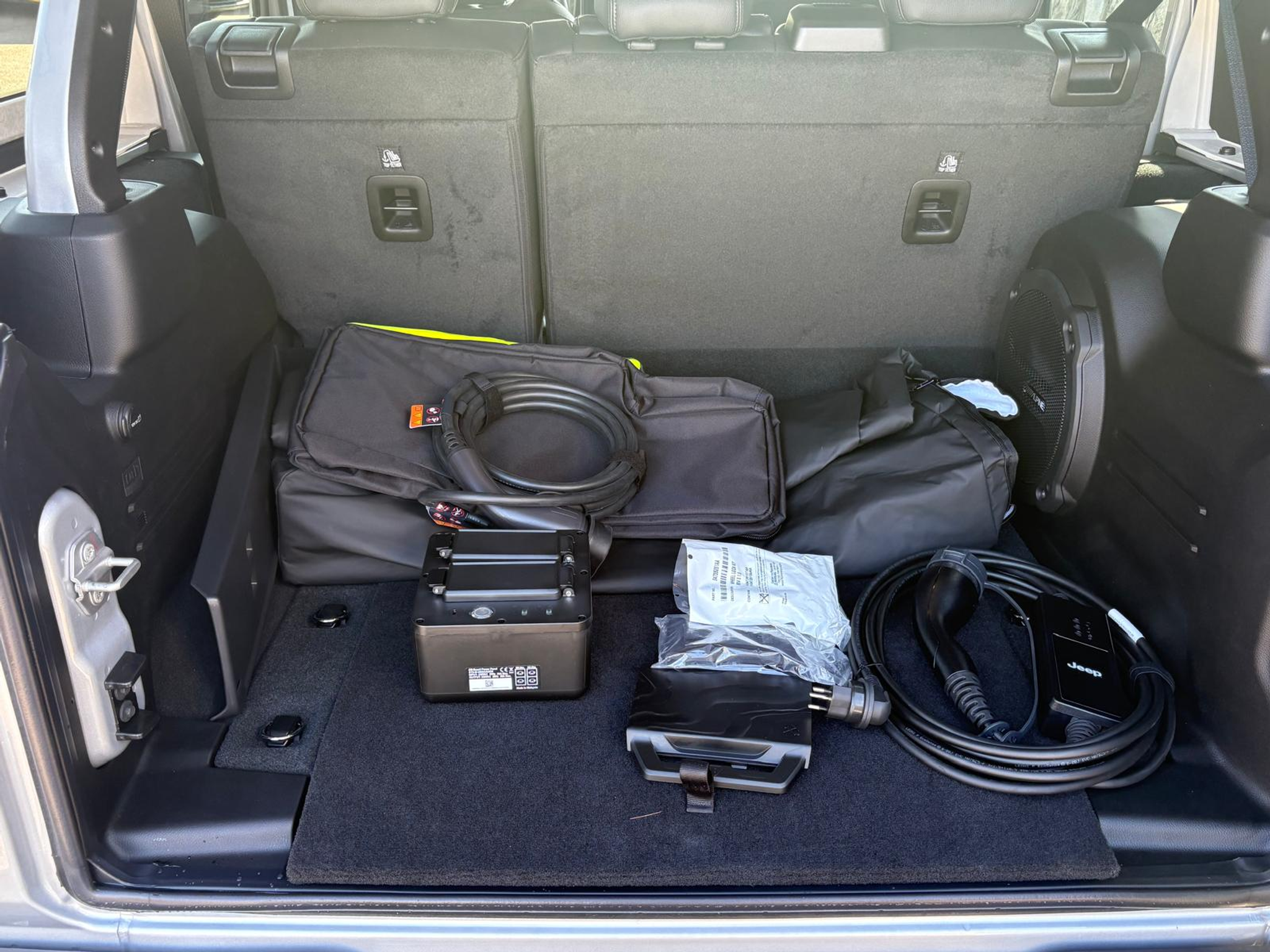 listing desktop thumbnail image 18