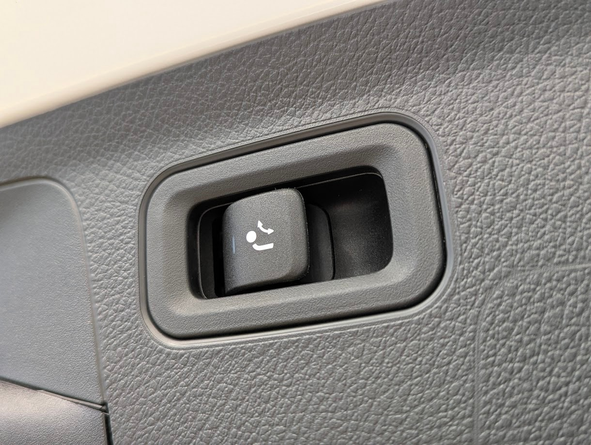 listing desktop thumbnail image 29