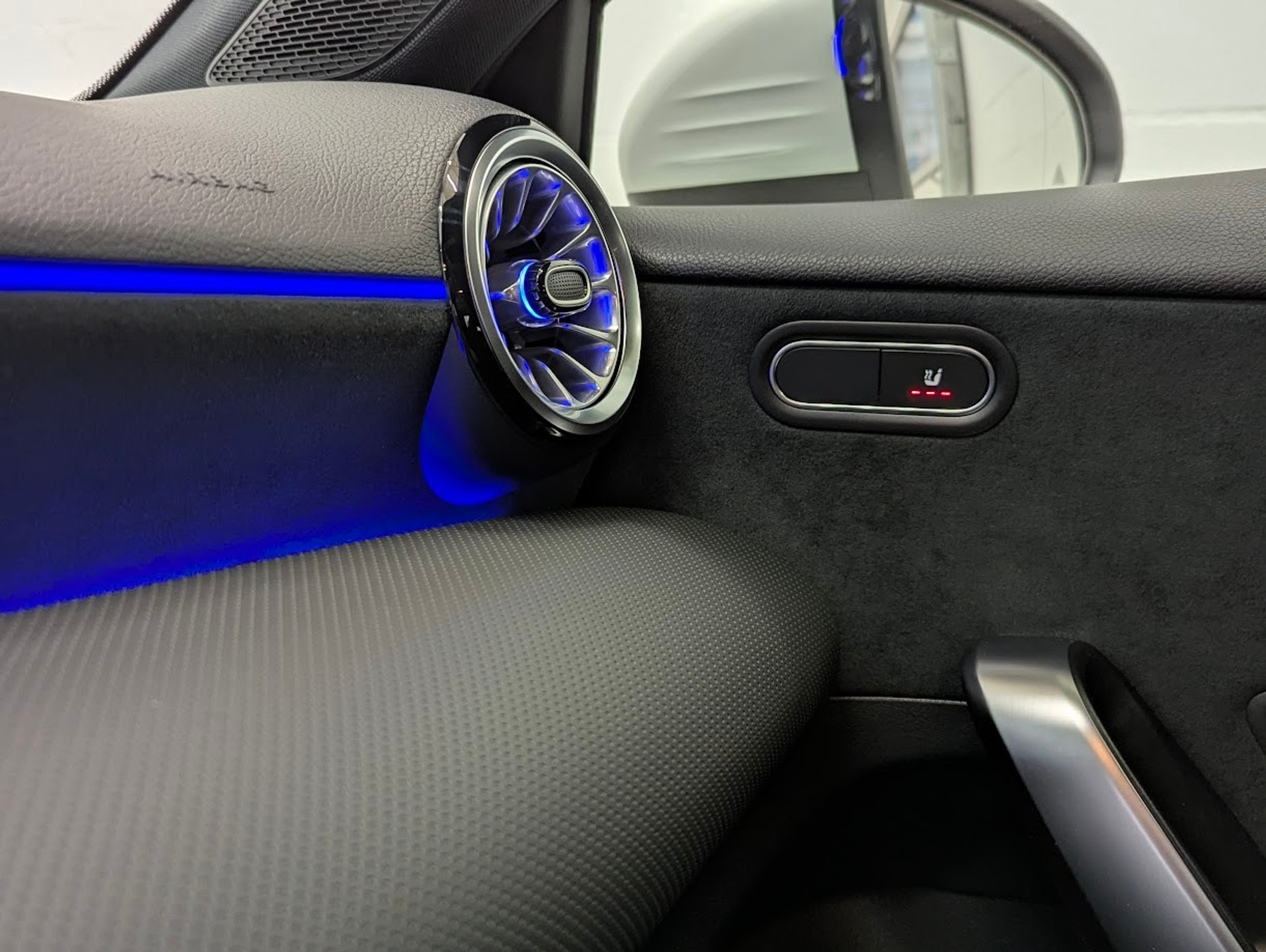 listing desktop thumbnail image 23