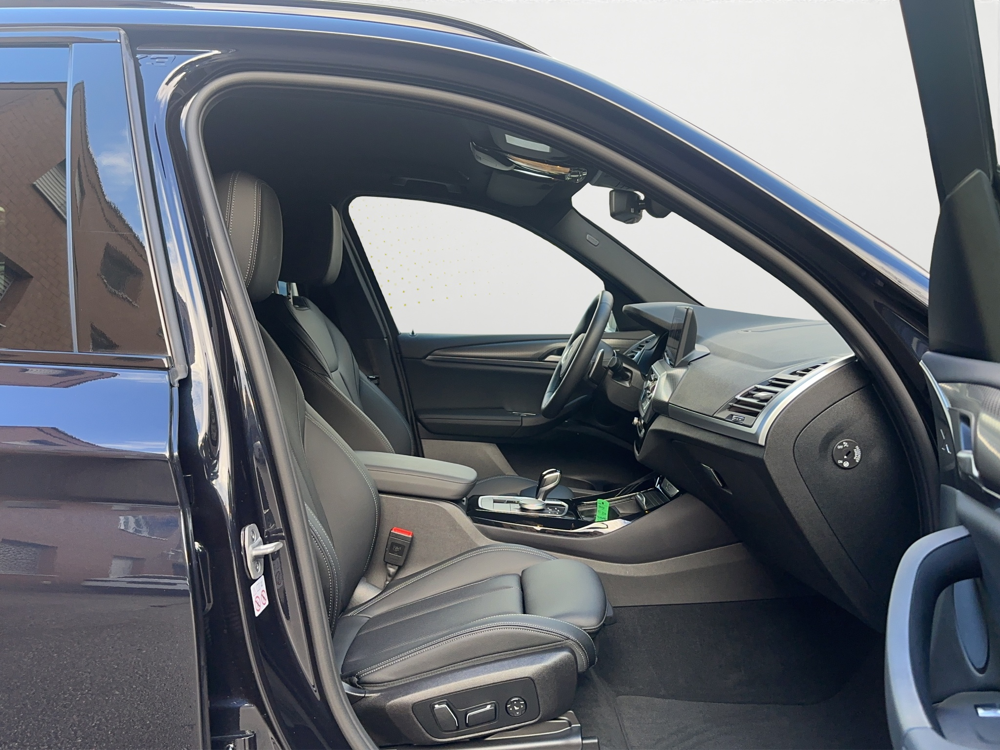 listing desktop thumbnail image 11