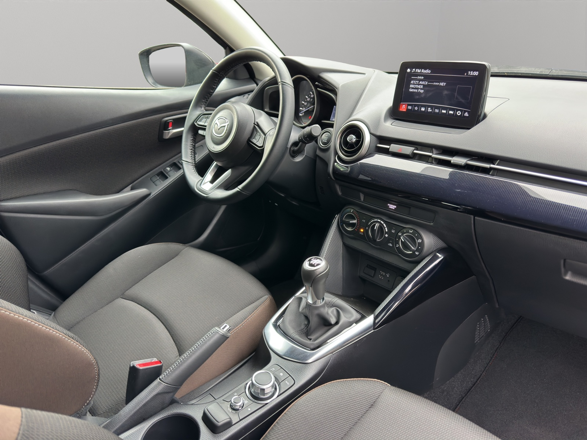 listing desktop thumbnail image 11