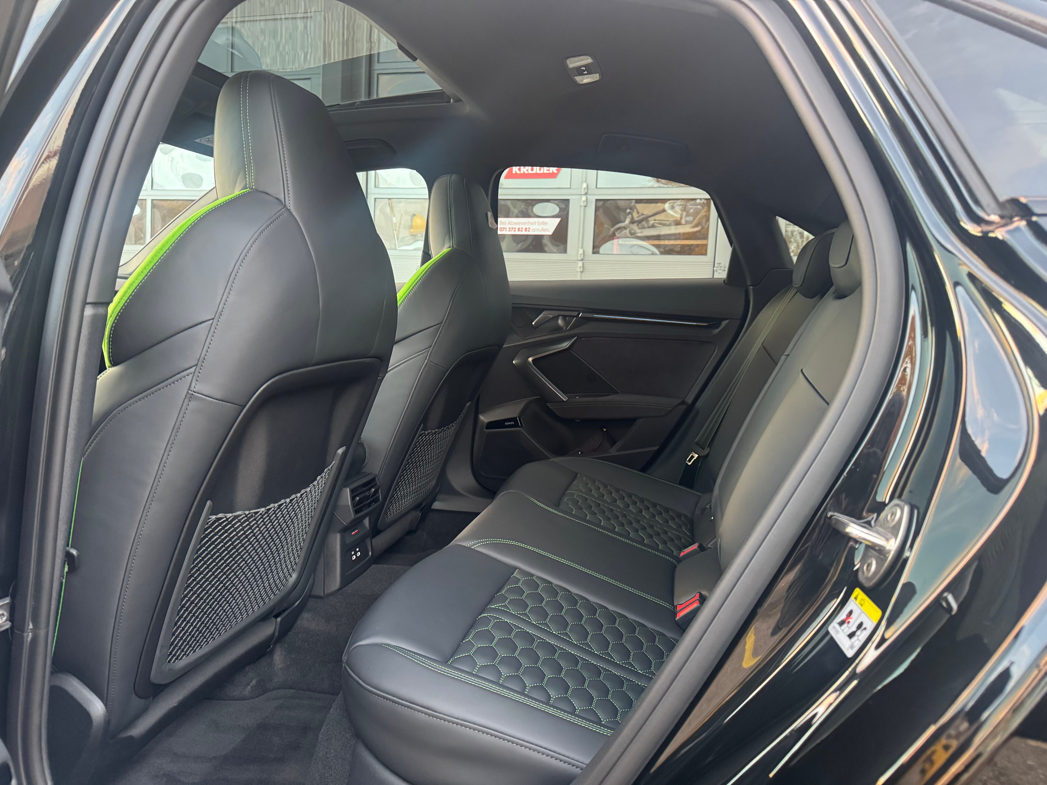 listing desktop thumbnail image 9