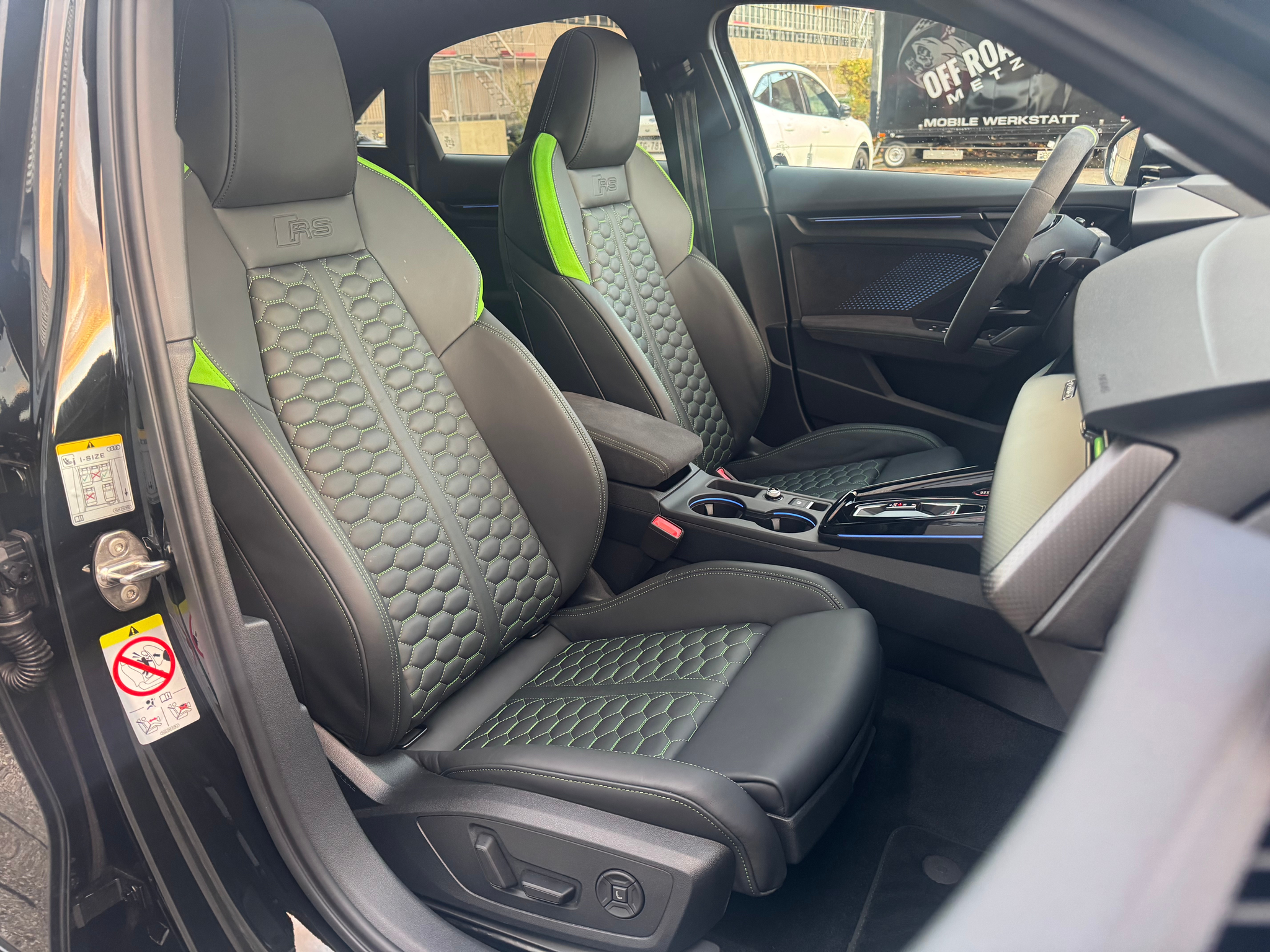 listing desktop thumbnail image 8