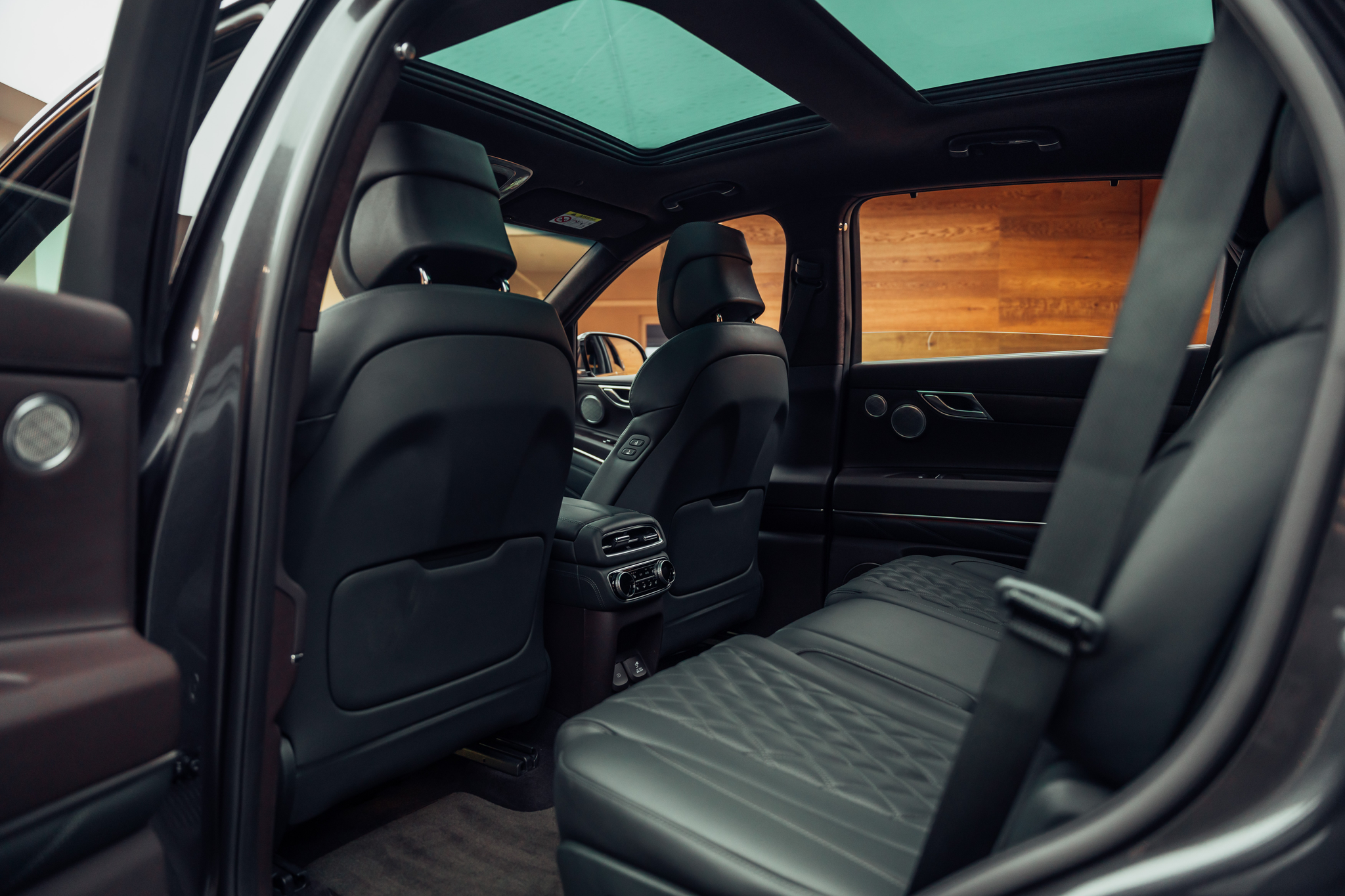 listing desktop thumbnail image 9