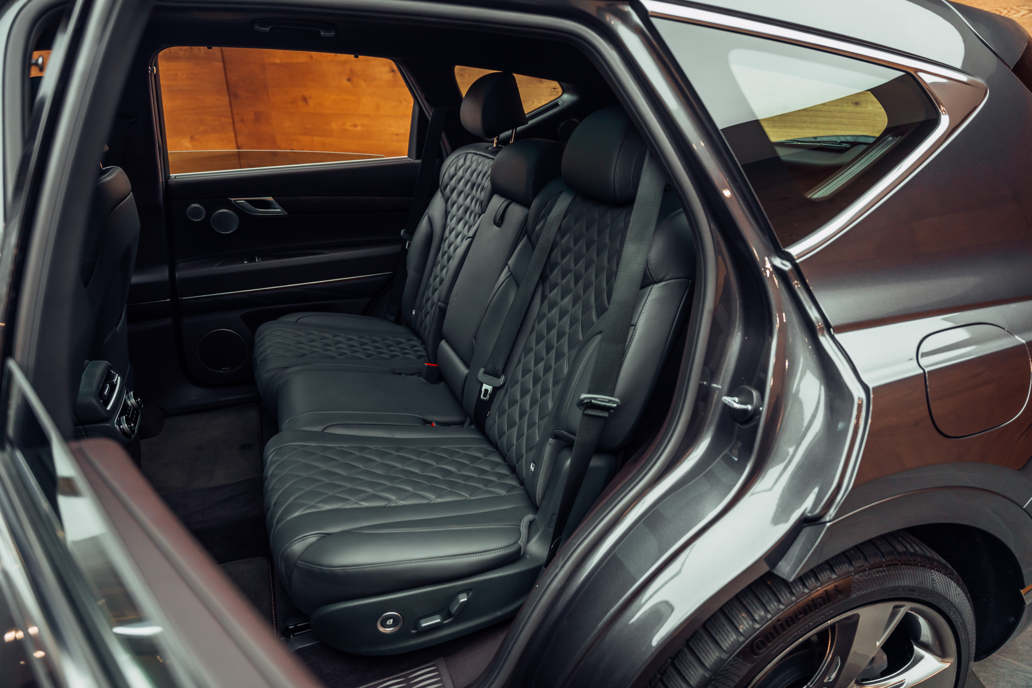 listing desktop thumbnail image 7