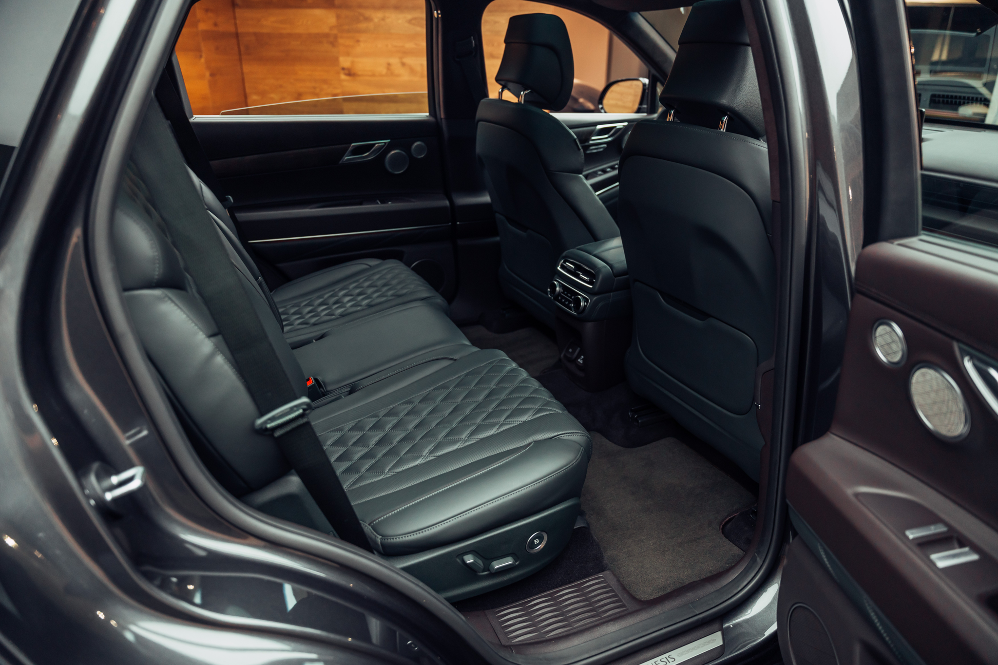 listing desktop thumbnail image 8