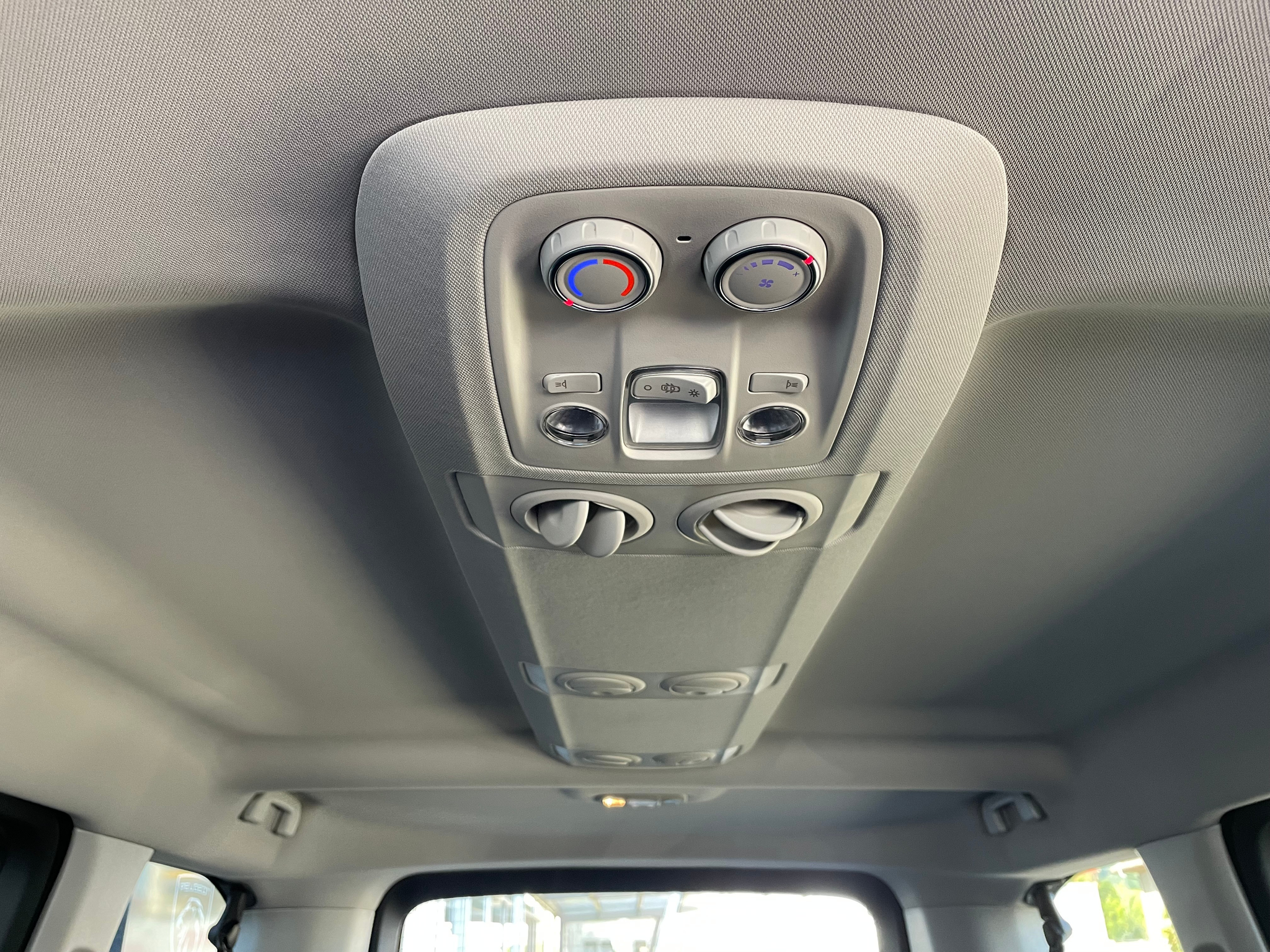 listing desktop thumbnail image 11