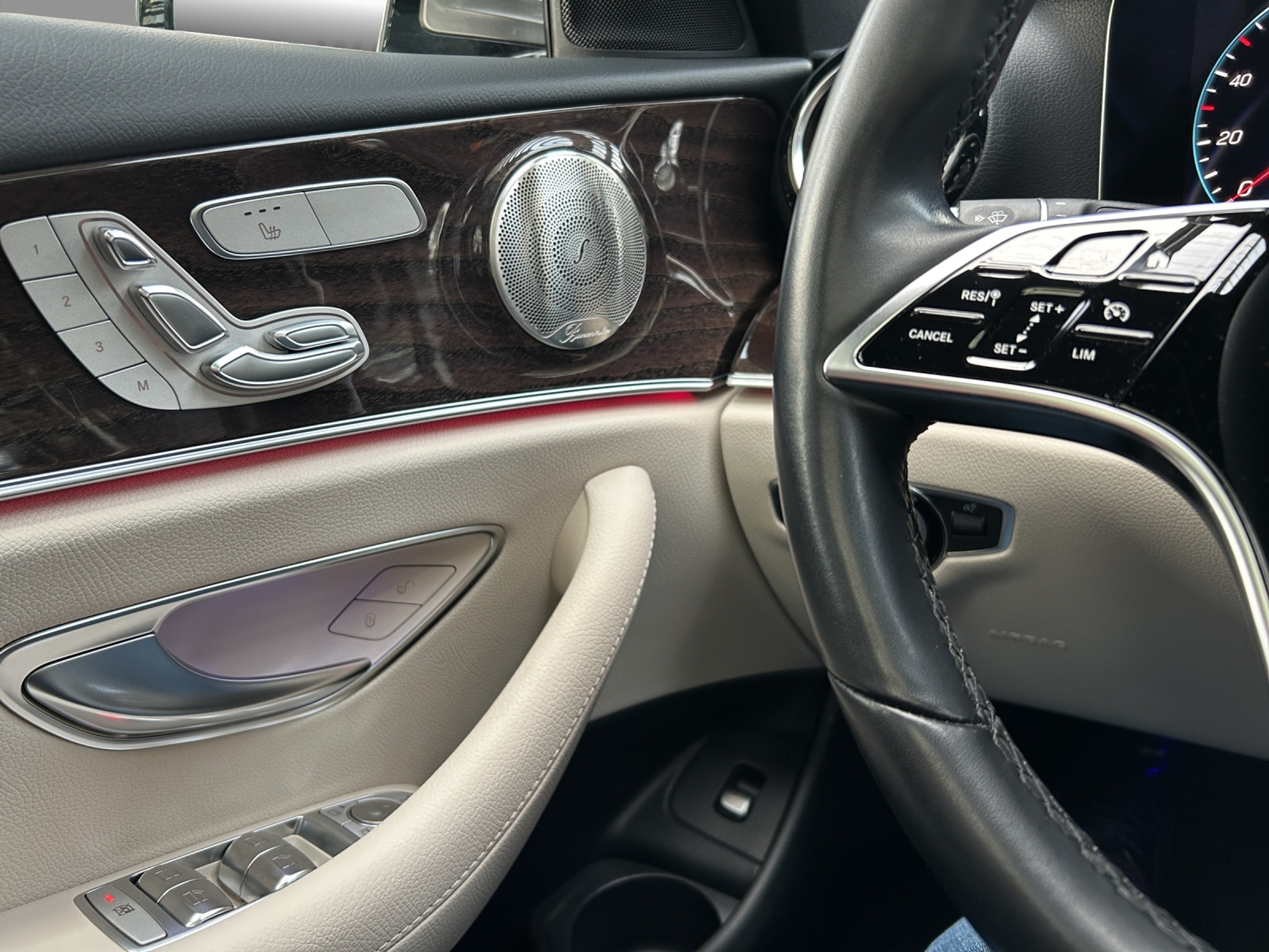 listing desktop thumbnail image 14