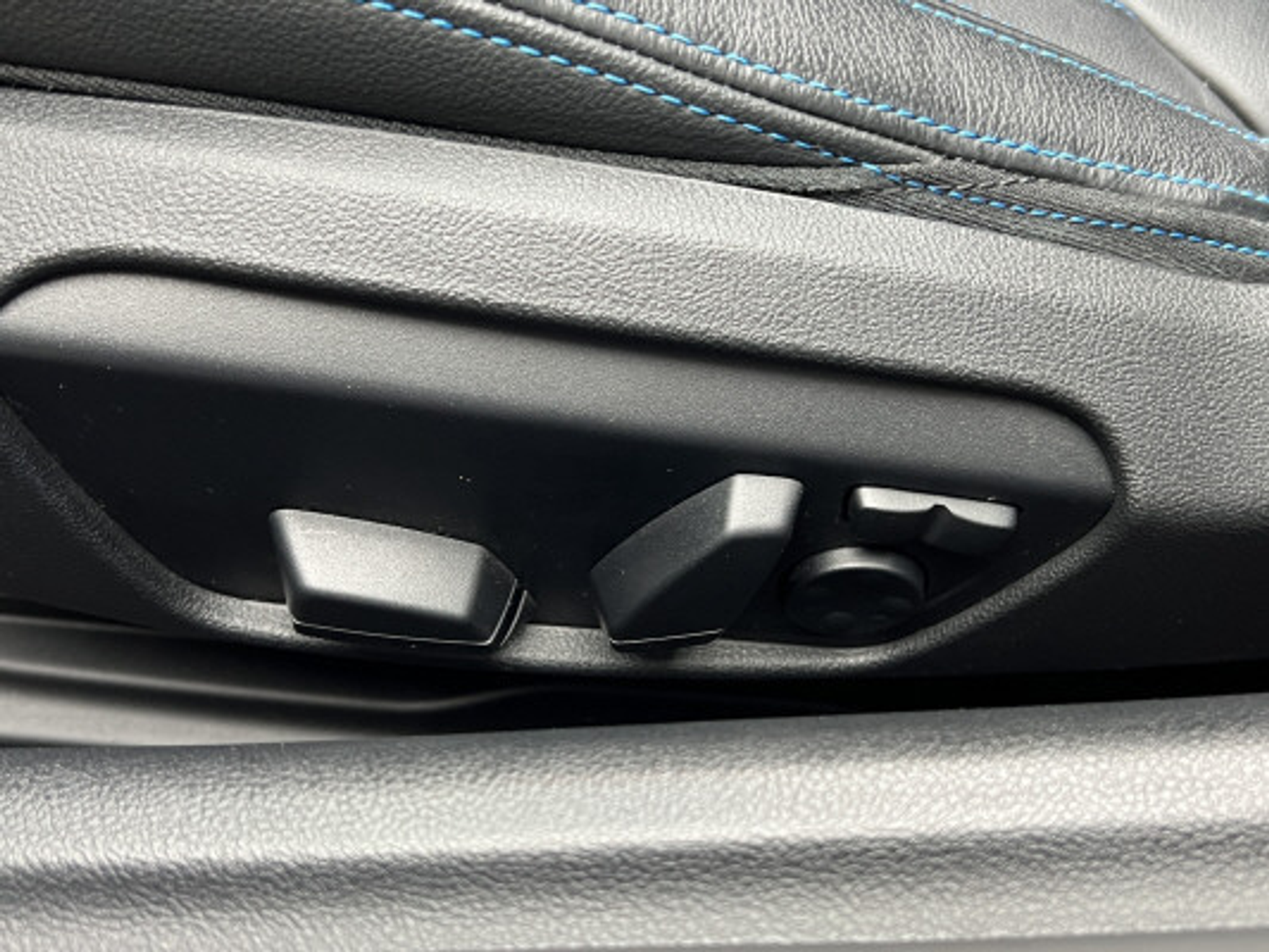 listing desktop thumbnail image 12