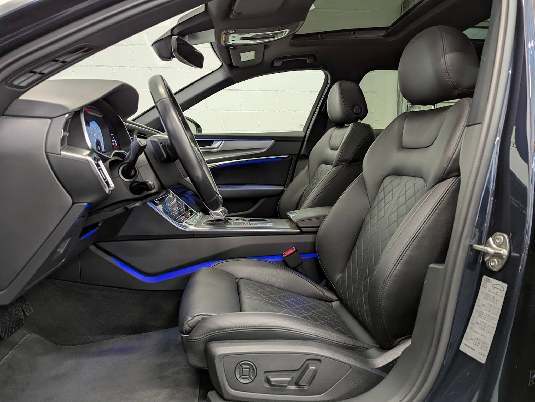 listing desktop thumbnail image 3