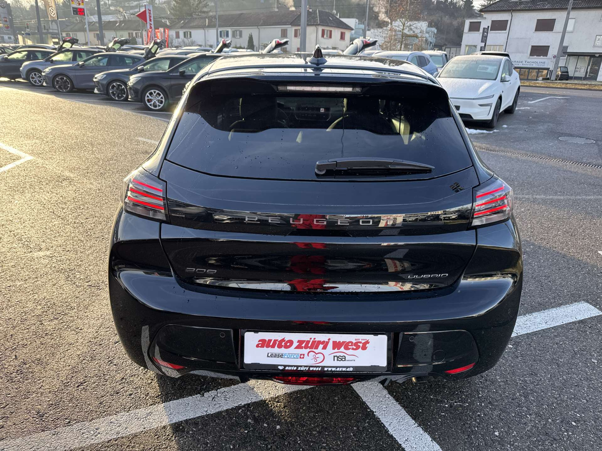 listing desktop thumbnail image 14