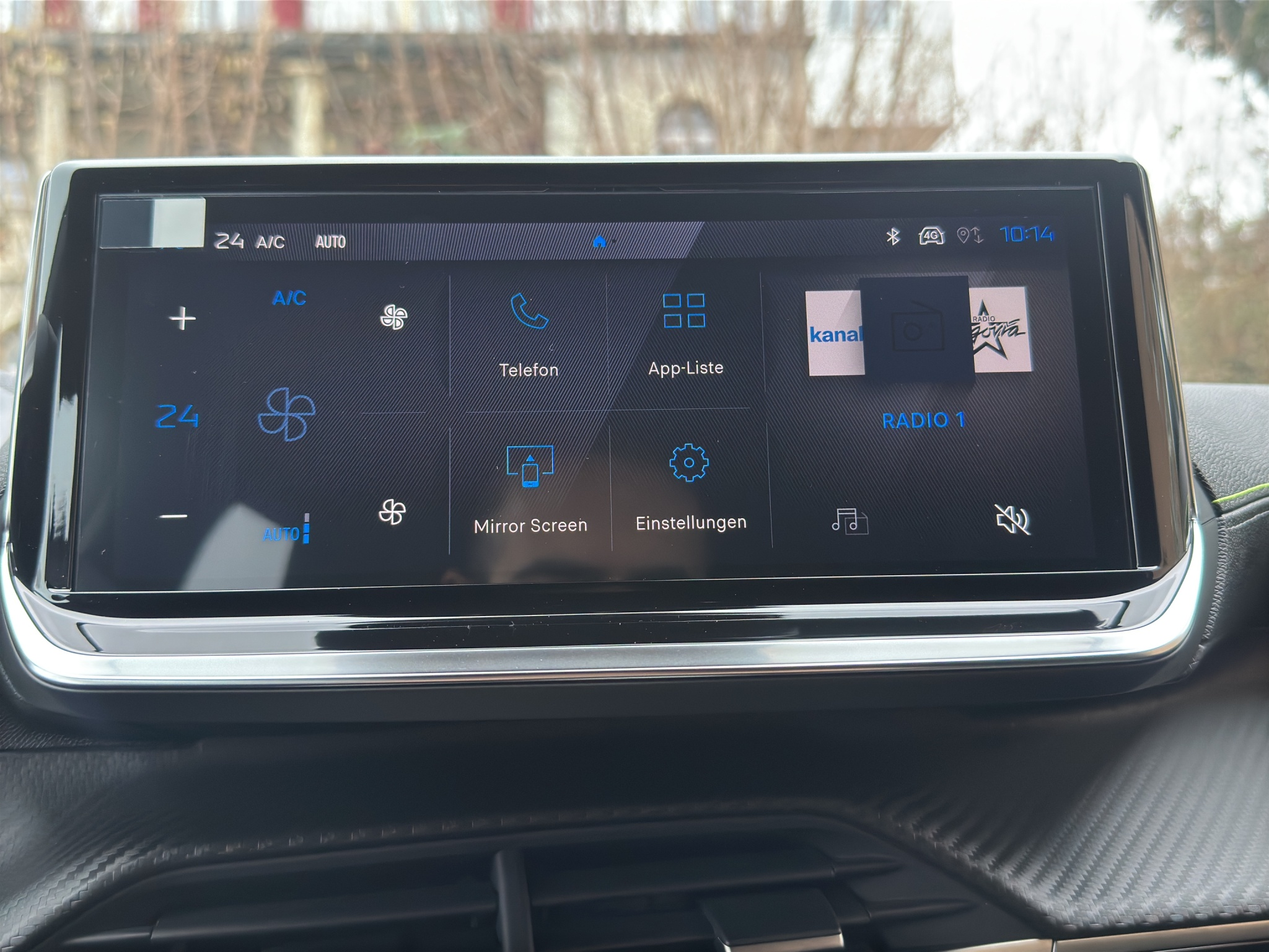 listing desktop thumbnail image 17