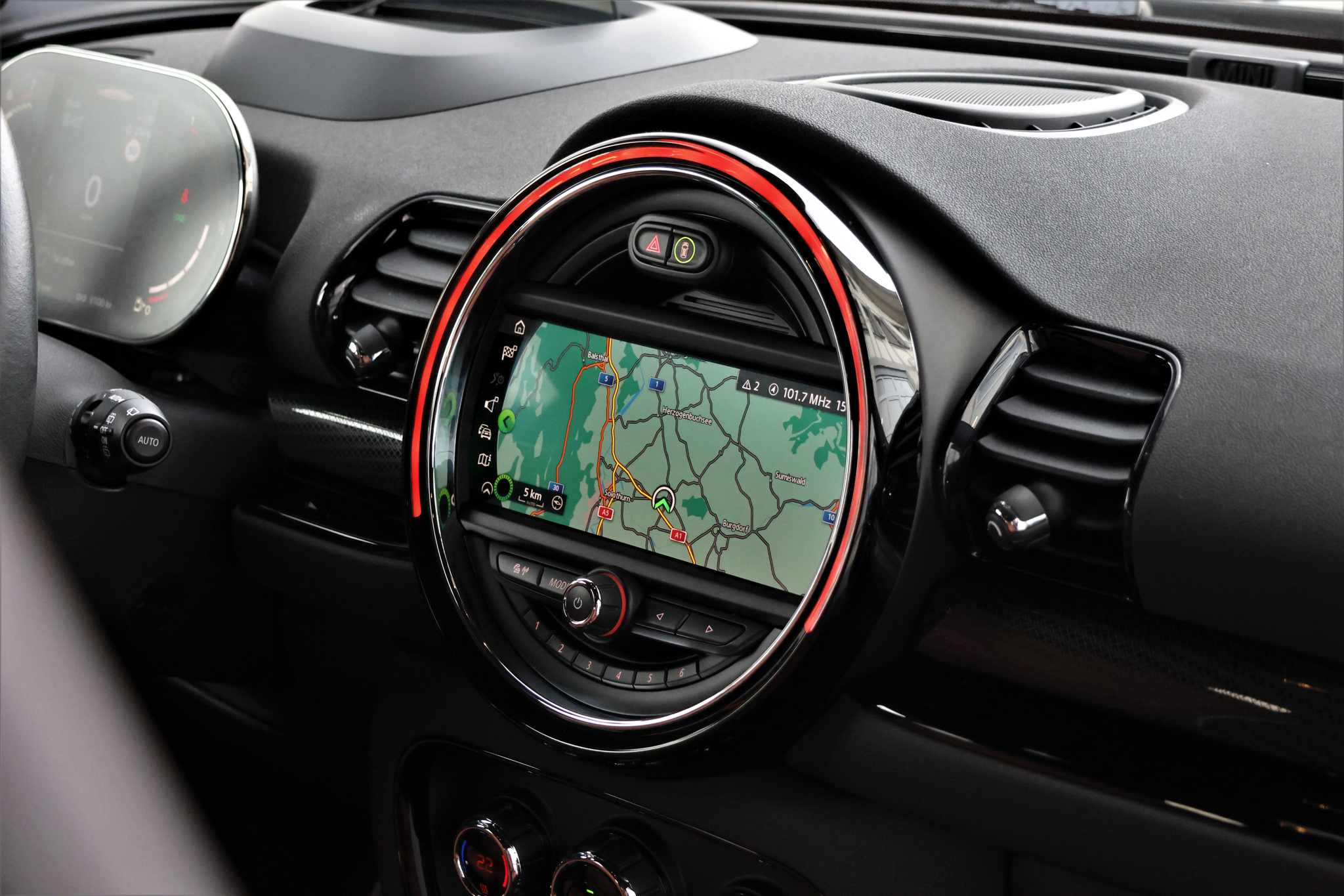 listing desktop thumbnail image 17