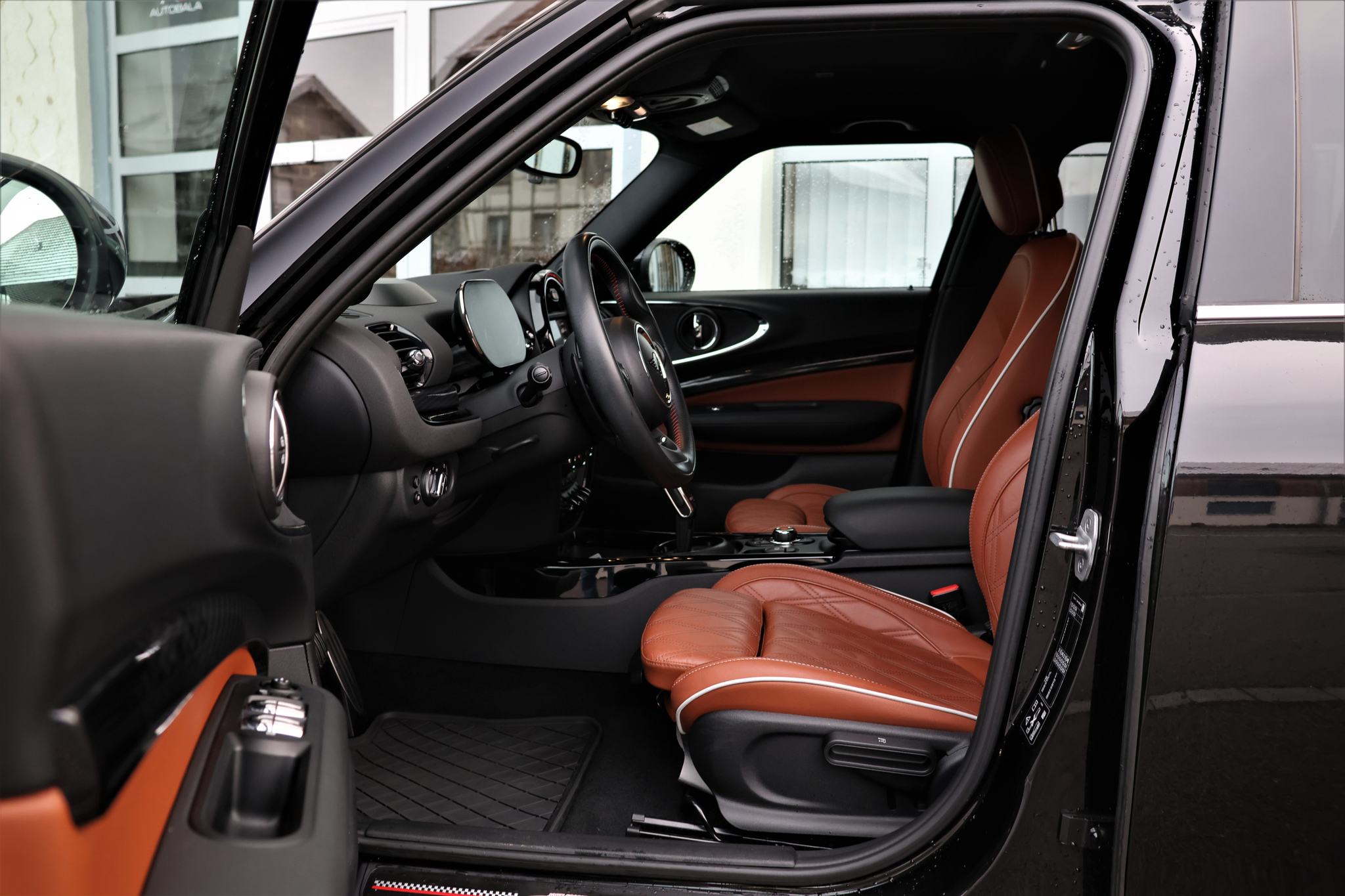 listing desktop thumbnail image 8