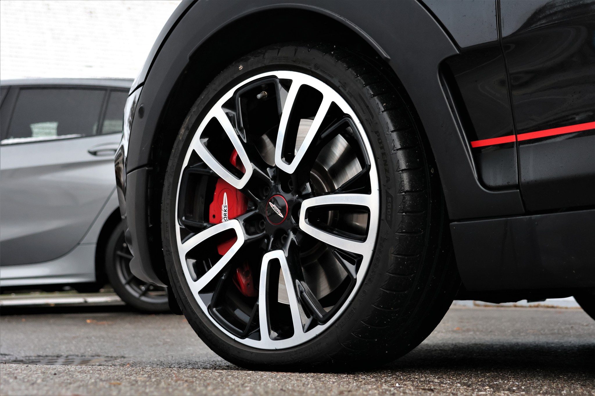 listing desktop thumbnail image 6