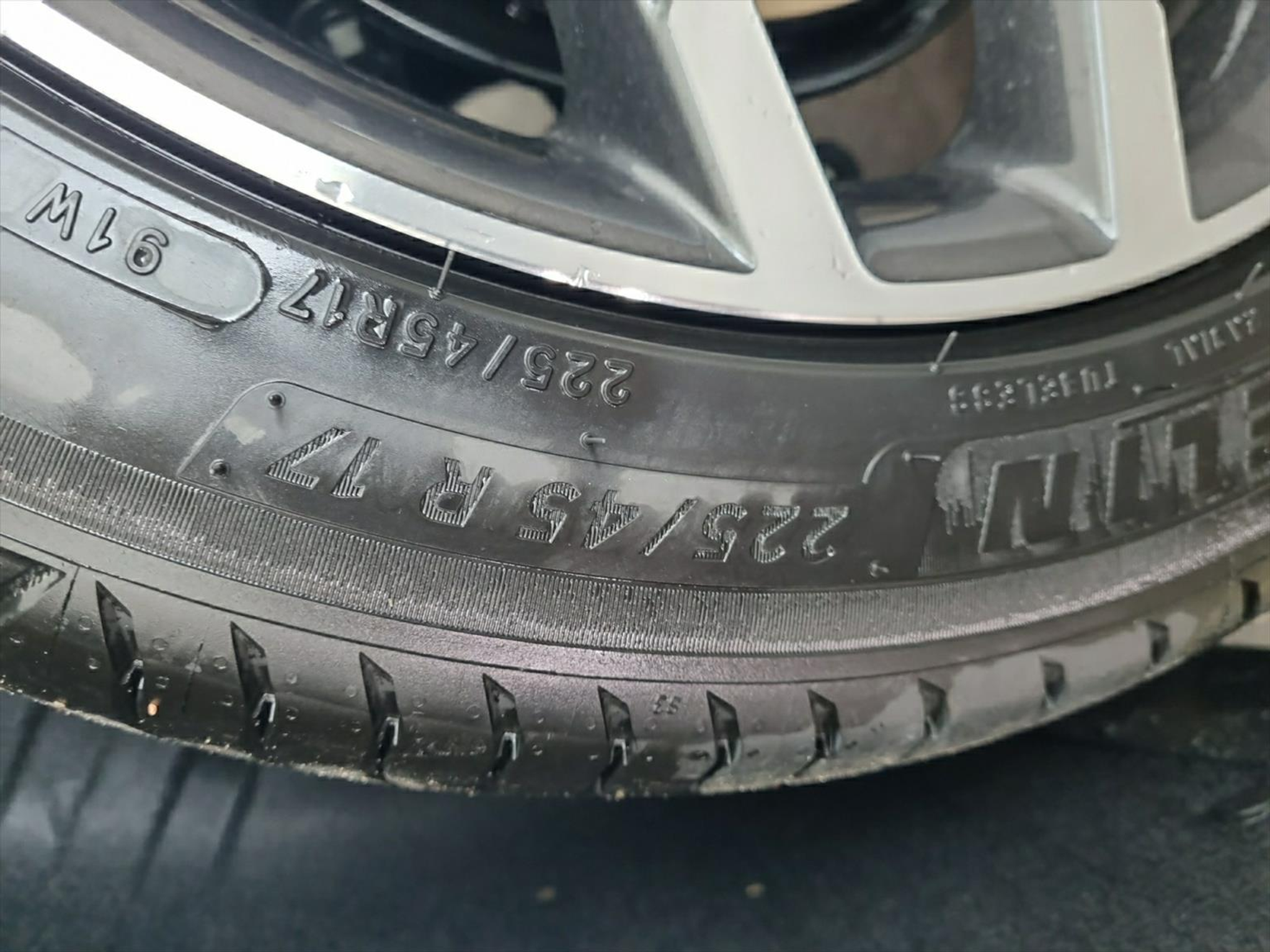 listing desktop thumbnail image 9