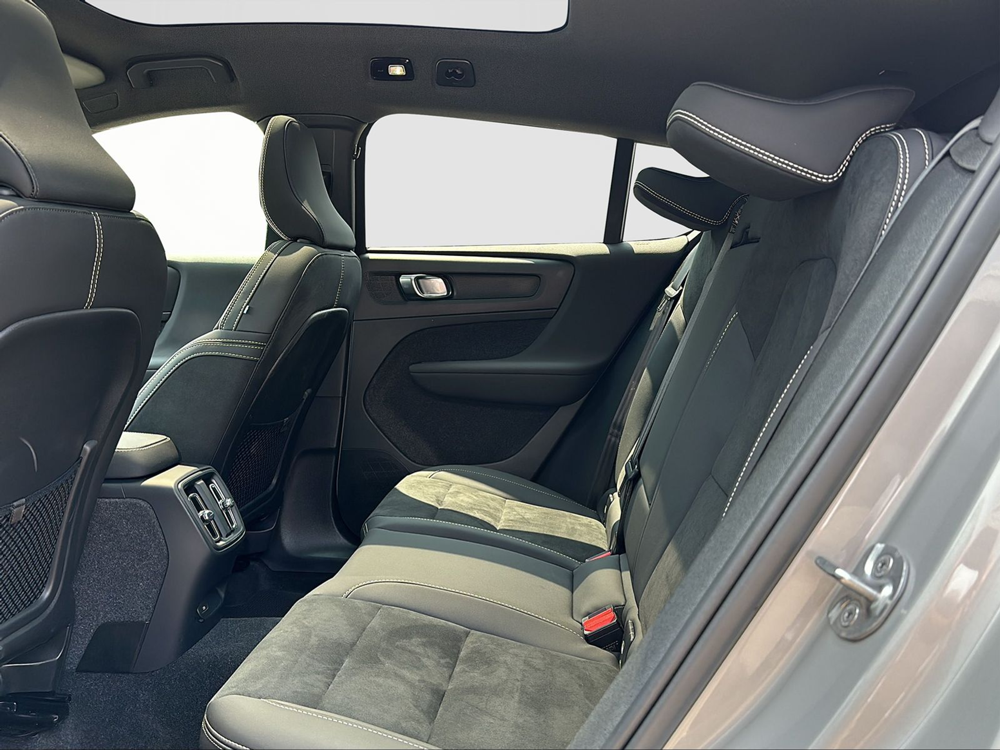 listing desktop thumbnail image 9