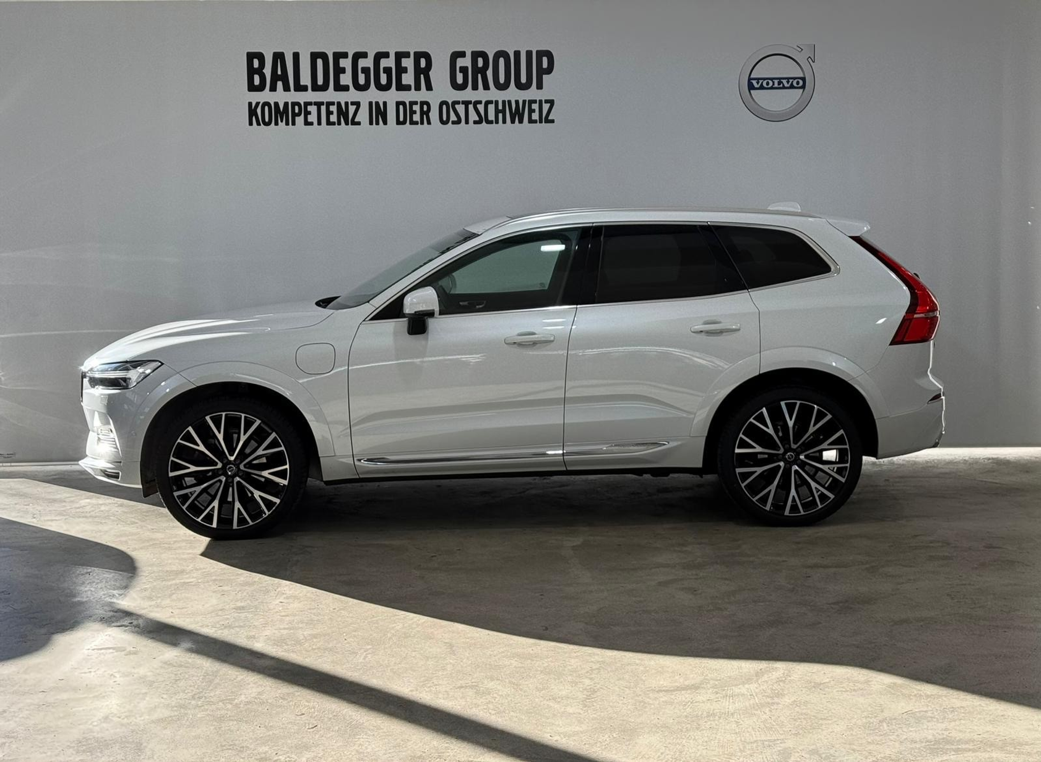 listing desktop thumbnail image 1