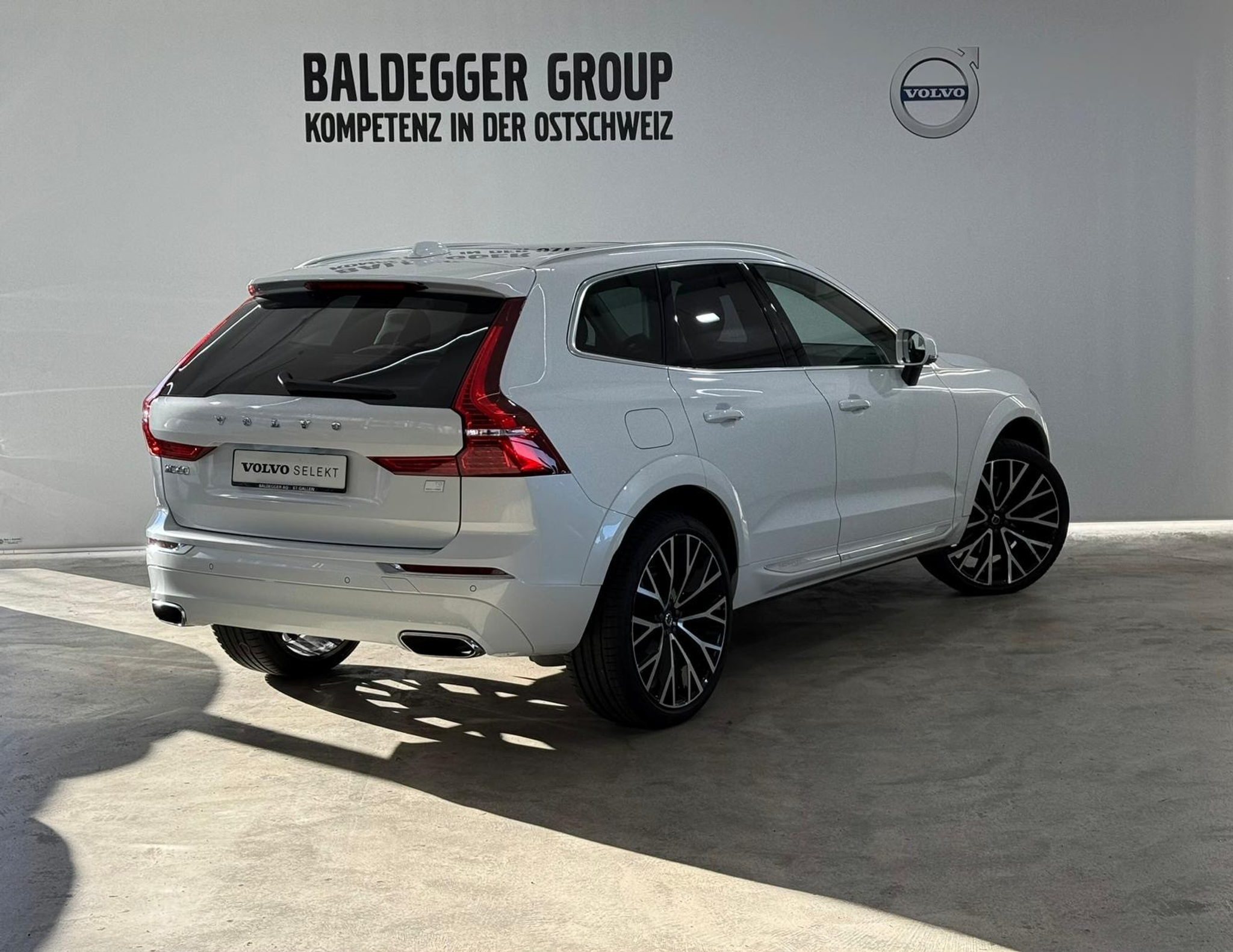 listing desktop thumbnail image 2