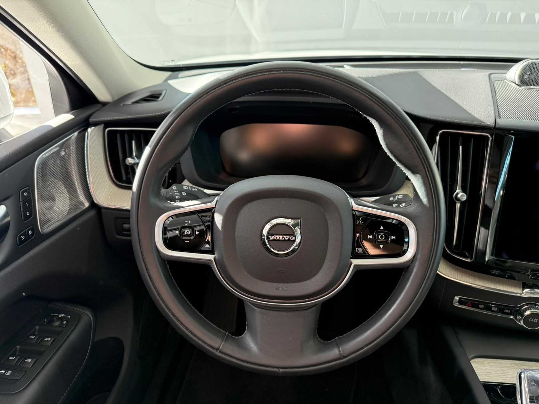 listing desktop thumbnail image 11