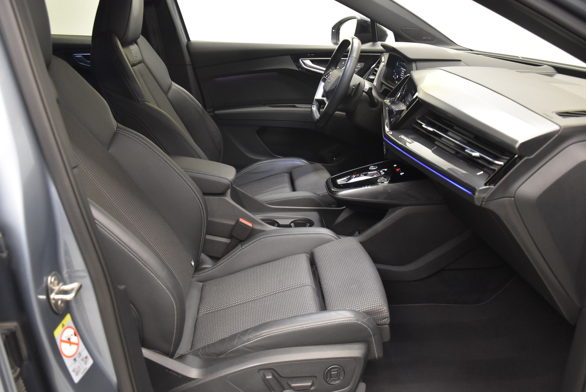 listing desktop thumbnail image 2