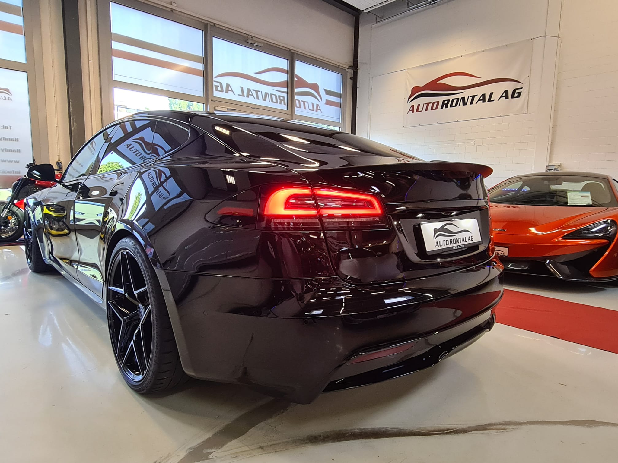 listing desktop thumbnail image 4